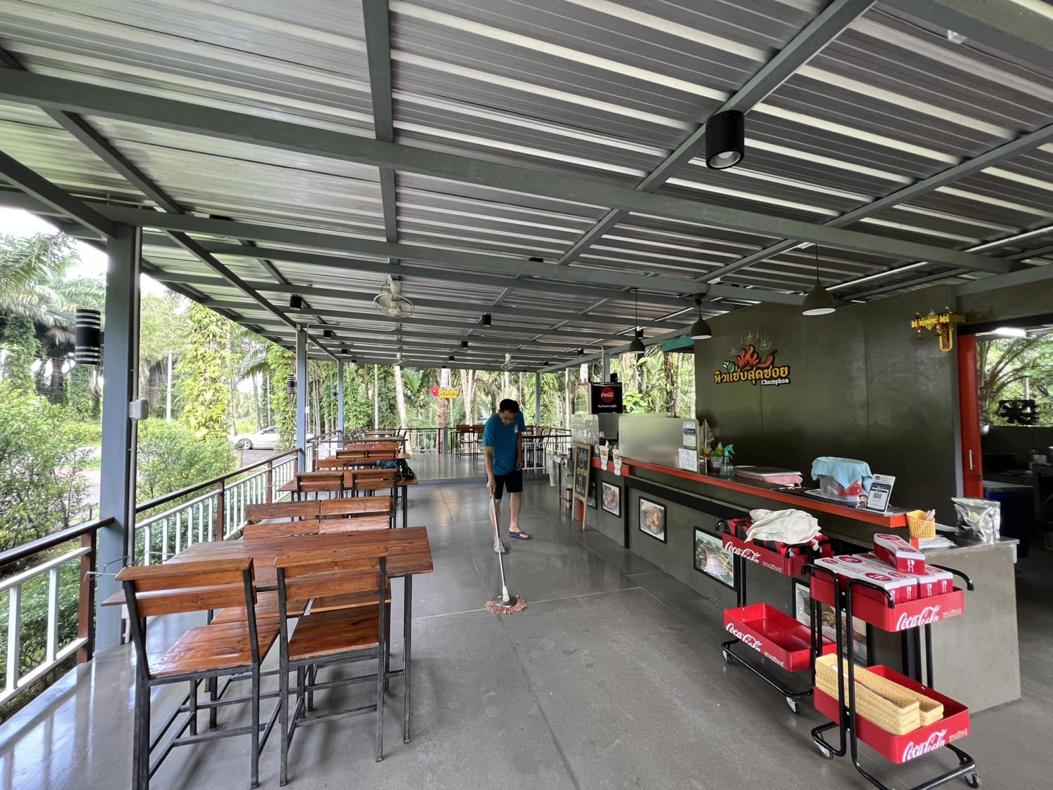 ครัวผักสด, Iconic Club Style, แก้วติ่มซำ, ตำ มึน มึน น., สวนอาหารริเวอร์ไซด์การเด้น, ยายปวด, ลุย, นิวแซ่บสุดซอย, ครัวตาอ้อซีฟู๊ด ชุมพร, ลุงเผล็นกุ้งหลวง, แม่ไม้ซีฟู้ด, ครัวสวนตาจี๊ด, ฟารีดาชาโรตี สาขาชุมพร, ก๋วยเตี๋ยวเนื้อนายดำ, ครัวทุ่งแพะ, บ้านพรรคพวก, ร้านอาหารตะเกียงไทยชุมพร, โกเหลียง, ครัวบ้านริมน้ำ ไร่ล่างซิตี้, พนังตักซีฟู๊ด คาเฟ่&amp;บาร์, ติ่มซำ หอเจี๊ยะ at ชุมพร, ครัวคุณจักษ์