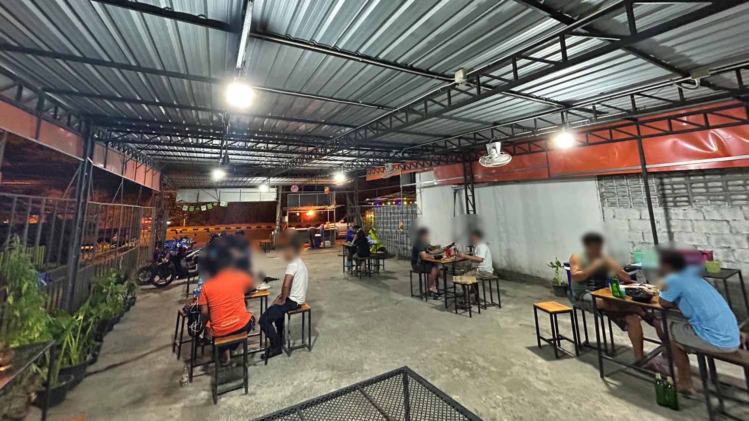 แคลิฟอร์เนียลาบก้อย &amp; เนื้อวัวสด, หลังวัง, เป็ดย่างคูเมือง, ร้านเป็ดย่างคูเมือง เปิดบริการตามปกติ ทุกวัน 08.00-18.00 น., สอบถามเพิ่มเติม โทร. 093-484-8687, จิ้งนำ ขาหมู, ไก่ย่างสีดา, มีไฮมีนา, ร้านอีสาน ประตูนำชัย, บุรีรัมย์เป็ดย่าง, ร้านอาหารตรี คาเฟ่ แอนด์ เรสเตอรองต์, สองพี่น้อง
