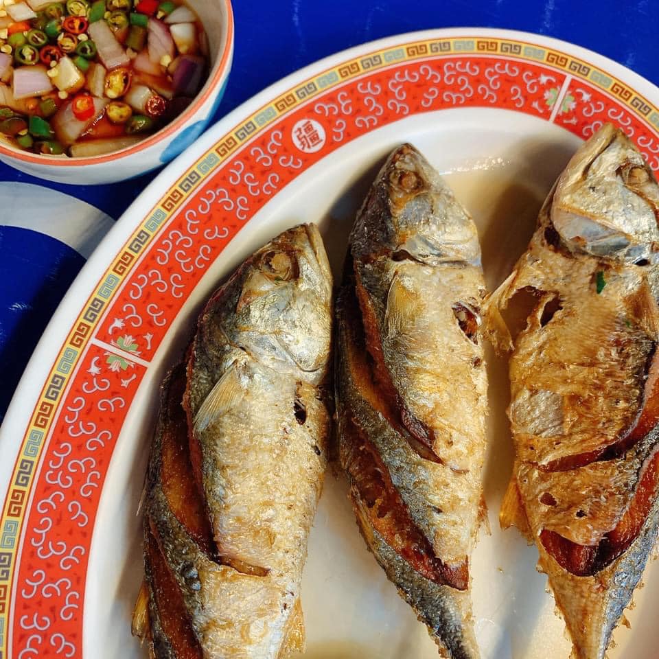 ร้านน้องเจเจ อาหารไทยพื้นบ้าน ซ.หัวหิน43-45, ร้านลุงบังหัวปลาหม้อไฟ หัวหิน, ร้านบ้านครูส่วน by ปลา, Tanya's, ร้านเกี๊ยวปลานำชัย, เจ๊กเปี๊ยะ, ครัวแม่ฬา, บ้านอิสระ, พาสใต้ บาย เชฟเต้หัวหิน Pastay by cheftae, ครัวเจ๊เนี้ยวหัวหิน51, โกหมาก หัวหิน, ซาลาเปาเตาถ่าน BY ยายม่วย, ร้านขนมไทยแม่เก็บหัวหิน, ครัวแม่กะเมย