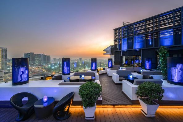 Midwinter, Dandelion Bake Studio, Cafe Reverie, Portobello & Désiré, Level 50 by SEE FAH, Siam Yacht Club, Blue Sky, at Centara Grand, Mezzaluna Restaurant