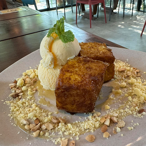 Smitten Cafe and Decor, Thong Ampai Café, THREE Cafe, Continue.cafe, Sunday in 345 cafe, Aprilhouse, The Aileen Cafe', Oliva Cafe, The Kottage Cafe, Plant Cafe, ปิ่นโตนามีตาล, Baan Kanom De'Pathum, Pumpkin Art Town, Mushroom Hut Cafe, KAD Cafe - กาด คาเฟ่, ADAM cafe