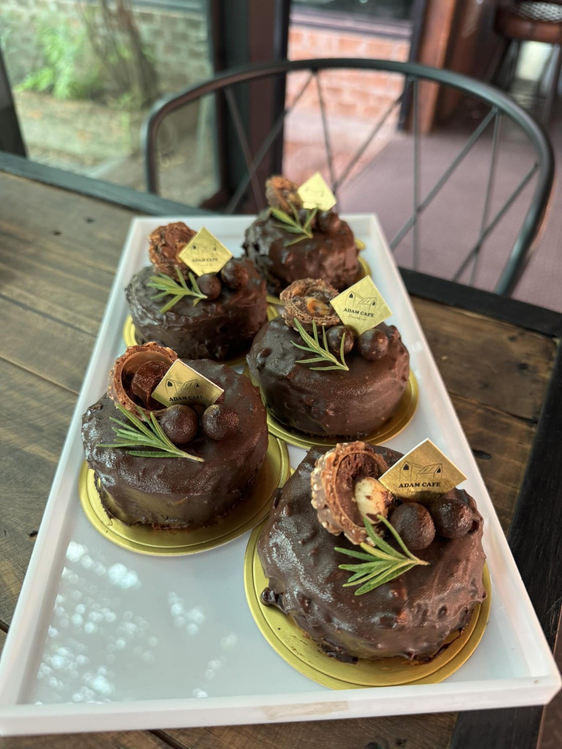 Smitten Cafe and Decor, Thong Ampai Café, THREE Cafe, Continue.cafe, Sunday in 345 cafe, Aprilhouse, The Aileen Cafe', Oliva Cafe, The Kottage Cafe, Plant Cafe, ปิ่นโตนามีตาล, Baan Kanom De'Pathum, Pumpkin Art Town, Mushroom Hut Cafe, KAD Cafe - กาด คาเฟ่, ADAM cafe