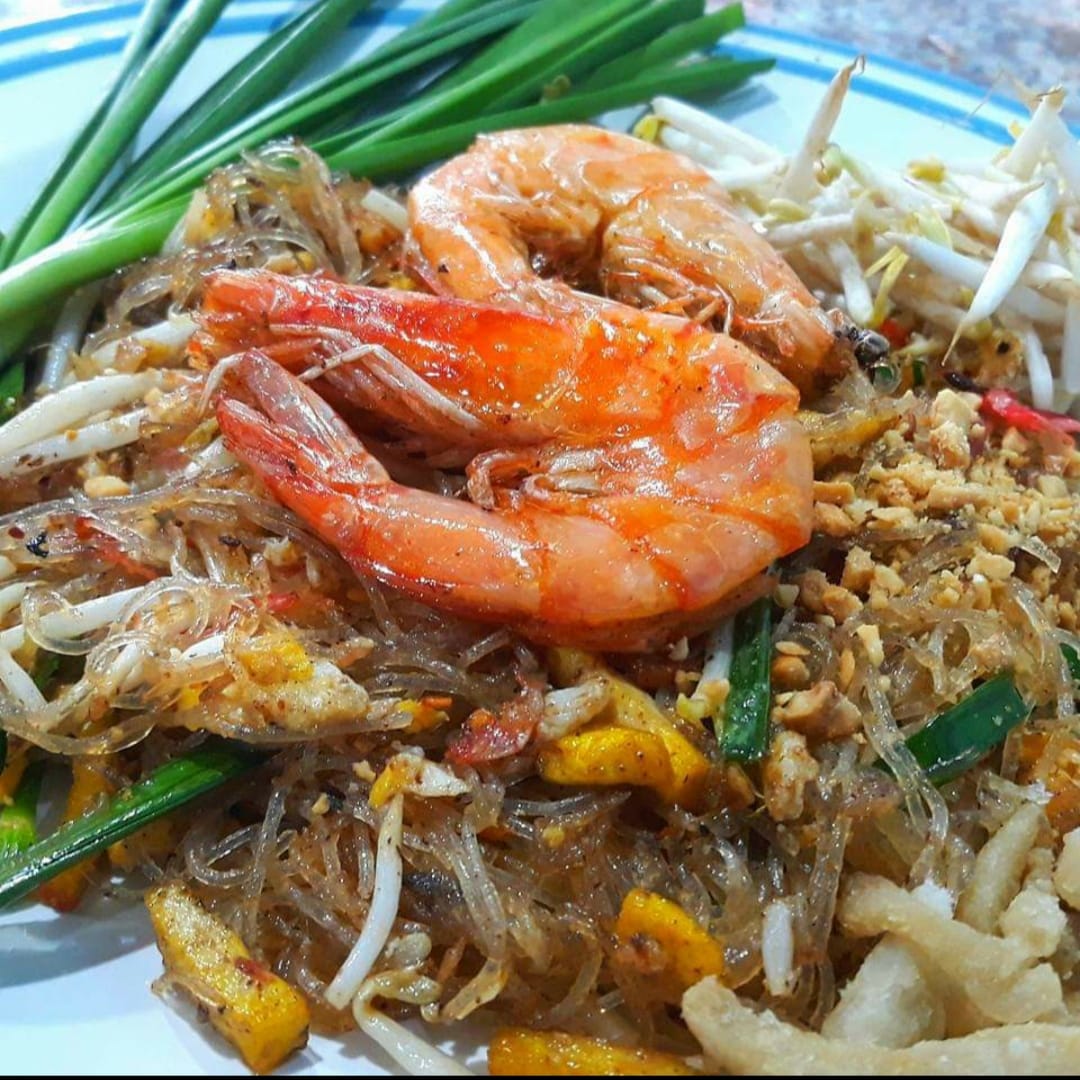บ้านใหญ่ผัดไทยเตาถ่าน, ผัดไทยคุณยาย เสนาวิลล่า, ซอย7 แฮปปี้แลนด์, ผัดไทยหน้าช่องฯ, ผัดไทยายแถม ถนนวิสุทธิกษัตริย์, ทิพย์สมัย ผัดไทยประตูผี, ลุงภา ผัดไทย เจ้าเก่า, ผัดไทยเสวย ลาดพร้าว71, ประทุมทิพย์ผัดไทย, ผัดไทยวังหิน Showปัง, พรพิมลผัดไทย หอยทอด ราดซอสมันกุ้งรัชดา3แยก8 , เฮงหอยทอดชาวเล, ผัดไทยไฟทะลุ, ผัดไท นรกแตก, ผัดไทยรสเด็ดวงเวียนใหญ่ ไม่ใส่ผงชูรส, สอบถามเพิ่มเติม โทร. 02 438 8388, ผัดไทเทเวศร์ 359