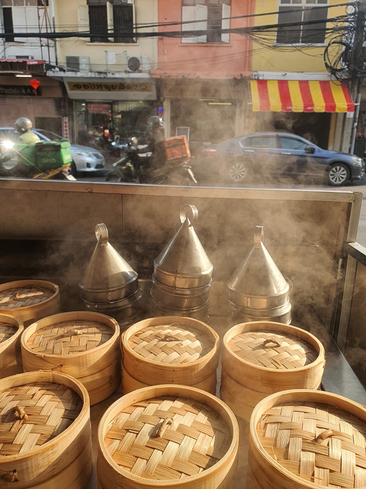 Anya Authentic Thai Cuisine, Kinu, สาขาเสาชิงช้า, ภูธรบาร์, ครัวอัปษร, สาขาถนนดินสอ, ขนมกุ๋ยช่ายเจ๊ต้อย, ตาชัยก๋วยเตี๋ยวสุโขทัย, โกปี๊เฮี้ยะไถ่กี่ ณ เสาชิงช้า, ไทยทำ เกาเหลาสมองหมู, จิต เตาถ่าน, ศิริพรโภชนา, มนต์ นมสด, เจ๊นี เผือกหิมะ, ลูกชิ้นหมูแพร่งนรา, นายอ้วนเย็นตาโฟเสาชิงช้า, สุขนิยม ขนมครกสิงคโปร์, ทิพย์สมัย ผัดไทยประตูผี, เช็งซิมอี๊ , สาขาเสาชิงช้า, Bite and Bond, ร้านติ่นฟง Tinn Feng, บรรพชน Bun Bar Chon, นมโจ เสาชิงช้า, ข้าวหมูแดงนายชุน