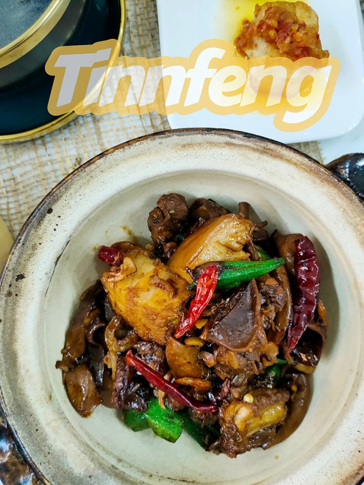 Anya Authentic Thai Cuisine, Kinu, สาขาเสาชิงช้า, ภูธรบาร์, ครัวอัปษร, สาขาถนนดินสอ, ขนมกุ๋ยช่ายเจ๊ต้อย, ตาชัยก๋วยเตี๋ยวสุโขทัย, โกปี๊เฮี้ยะไถ่กี่ ณ เสาชิงช้า, ไทยทำ เกาเหลาสมองหมู, จิต เตาถ่าน, ศิริพรโภชนา, มนต์ นมสด, เจ๊นี เผือกหิมะ, ลูกชิ้นหมูแพร่งนรา, นายอ้วนเย็นตาโฟเสาชิงช้า, สุขนิยม ขนมครกสิงคโปร์, ทิพย์สมัย ผัดไทยประตูผี, เช็งซิมอี๊ , สาขาเสาชิงช้า, Bite and Bond, ร้านติ่นฟง Tinn Feng, บรรพชน Bun Bar Chon, นมโจ เสาชิงช้า, ข้าวหมูแดงนายชุน