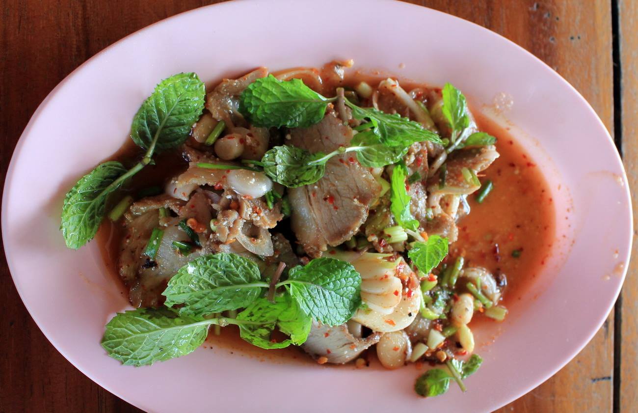ฮอม Hom 2493, บ้านม่อนนกยูง, Kim's Cafe', ครัวจิ้นสด อาหารพื้นเมือง, ปั๋นใจ๋, สวนไซทอง ไส้กรอกเผาเตาดิน, ป้าแป้งเย็นตาโฟ ประตูชัย, ฮักเส้น ก๋วยเตี๋ยวต้มยำเมืองแพร่, ขนมเส้นน้ำย้อย กาดน้ำทอง -โจหยก, วีวี่ (weewee food and catering), ข้าวซอยเจ้เล็กประตูชัย แพร่, ร้านลาบป้ามา, ร่มไม้ใหญ่ เรสเตอรองท์, ร้านจิ้นนึ่งแม่หล่าย