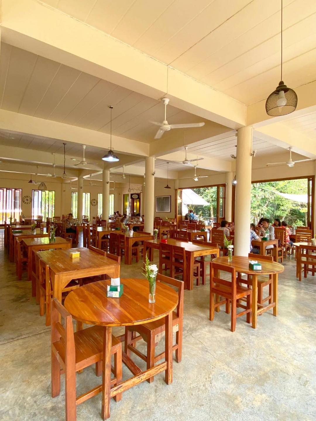 กอบัว, บ้านอาหารไทย, บ้านบัว, บ้านรั้วไม้ Cuisine & Cafe, ครัวหอมมันปู, ร้านไหน อุทยานหินเขางู ราชบุรี, สวนอาหาร รางตาล, Pakmud แซ่บหมูทะ, สาขาโพธาราม, ถึงพริกถึงขิง, มะม่วงคู่, เนื้อต้มบ้านสิงห์ เจ๊ติ๋ม, โกรกแดง, ชุมทางของอร่อย, Mainichi365, Octospider restaurant, Lim cafe Photaram, ครัวตะนาวศรี สวนผึ้ง ราชบุรี, อาตี๋โกปี๊, โอปอชิฟฟ่อนเค้ก, ก๋วยเตี๋ยวปลาแม่กลอง, ติ๋มเค้กมะพร้าวอ่อน, ก๋วยเตี๋ยวโบราณป้าฮวย, โอ่งข้าวโอ่งน้ำ, ครัวม่อนไข่ สวนผึ้ง ราชบุรี, ShabuDo