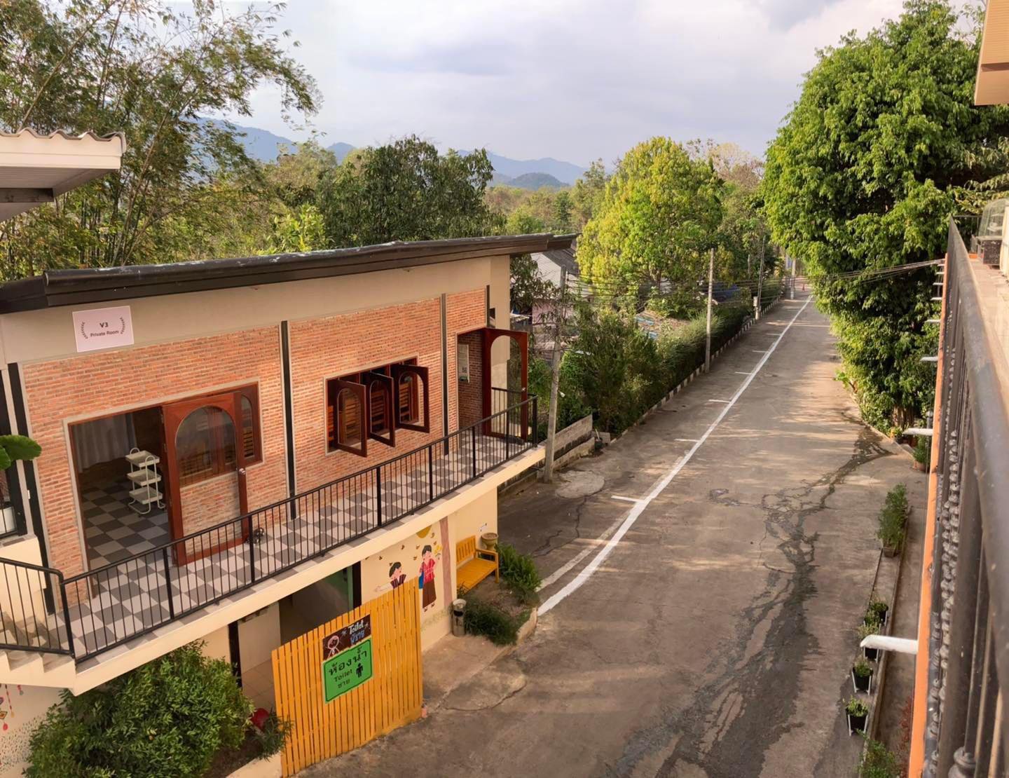 กอบัว, บ้านอาหารไทย, บ้านบัว, บ้านรั้วไม้ Cuisine & Cafe, ครัวหอมมันปู, ร้านไหน อุทยานหินเขางู ราชบุรี, สวนอาหาร รางตาล, Pakmud แซ่บหมูทะ, สาขาโพธาราม, ถึงพริกถึงขิง, มะม่วงคู่, เนื้อต้มบ้านสิงห์ เจ๊ติ๋ม, โกรกแดง, ชุมทางของอร่อย, Mainichi365, Octospider restaurant, Lim cafe Photaram, ครัวตะนาวศรี สวนผึ้ง ราชบุรี, อาตี๋โกปี๊, โอปอชิฟฟ่อนเค้ก, ก๋วยเตี๋ยวปลาแม่กลอง, ติ๋มเค้กมะพร้าวอ่อน, ก๋วยเตี๋ยวโบราณป้าฮวย, โอ่งข้าวโอ่งน้ำ, ครัวม่อนไข่ สวนผึ้ง ราชบุรี, ShabuDo