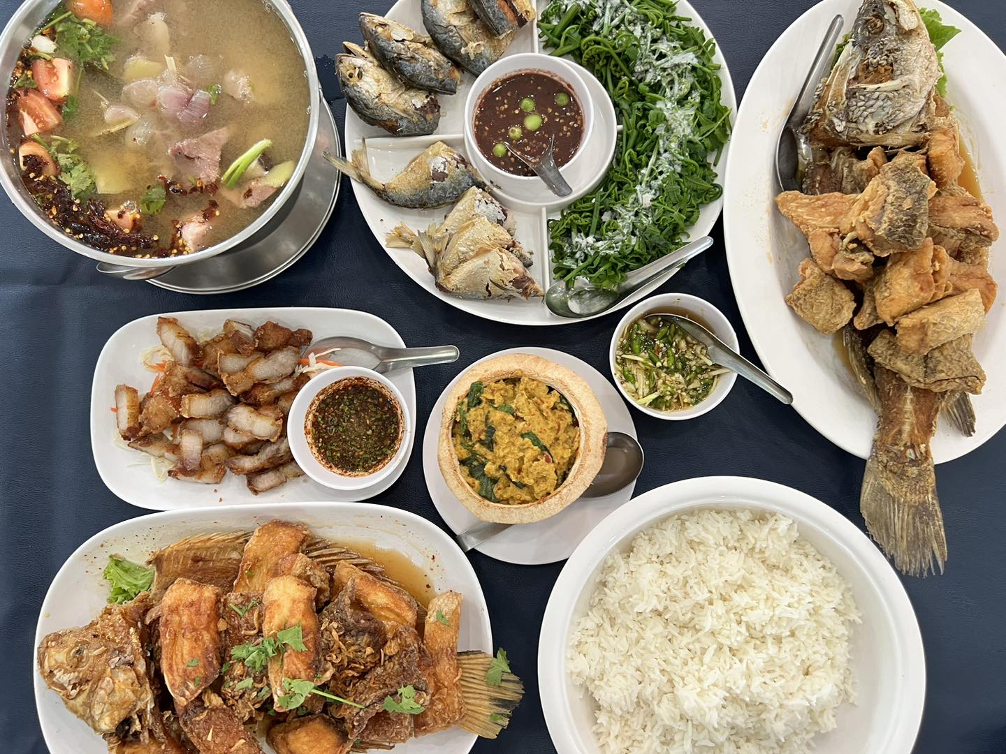 กอบัว, บ้านอาหารไทย, บ้านบัว, บ้านรั้วไม้ Cuisine & Cafe, ครัวหอมมันปู, ร้านไหน อุทยานหินเขางู ราชบุรี, สวนอาหาร รางตาล, Pakmud แซ่บหมูทะ, สาขาโพธาราม, ถึงพริกถึงขิง, มะม่วงคู่, เนื้อต้มบ้านสิงห์ เจ๊ติ๋ม, โกรกแดง, ชุมทางของอร่อย, Mainichi365, Octospider restaurant, Lim cafe Photaram, ครัวตะนาวศรี สวนผึ้ง ราชบุรี, อาตี๋โกปี๊, โอปอชิฟฟ่อนเค้ก, ก๋วยเตี๋ยวปลาแม่กลอง, ติ๋มเค้กมะพร้าวอ่อน, ก๋วยเตี๋ยวโบราณป้าฮวย, โอ่งข้าวโอ่งน้ำ, ครัวม่อนไข่ สวนผึ้ง ราชบุรี, ShabuDo