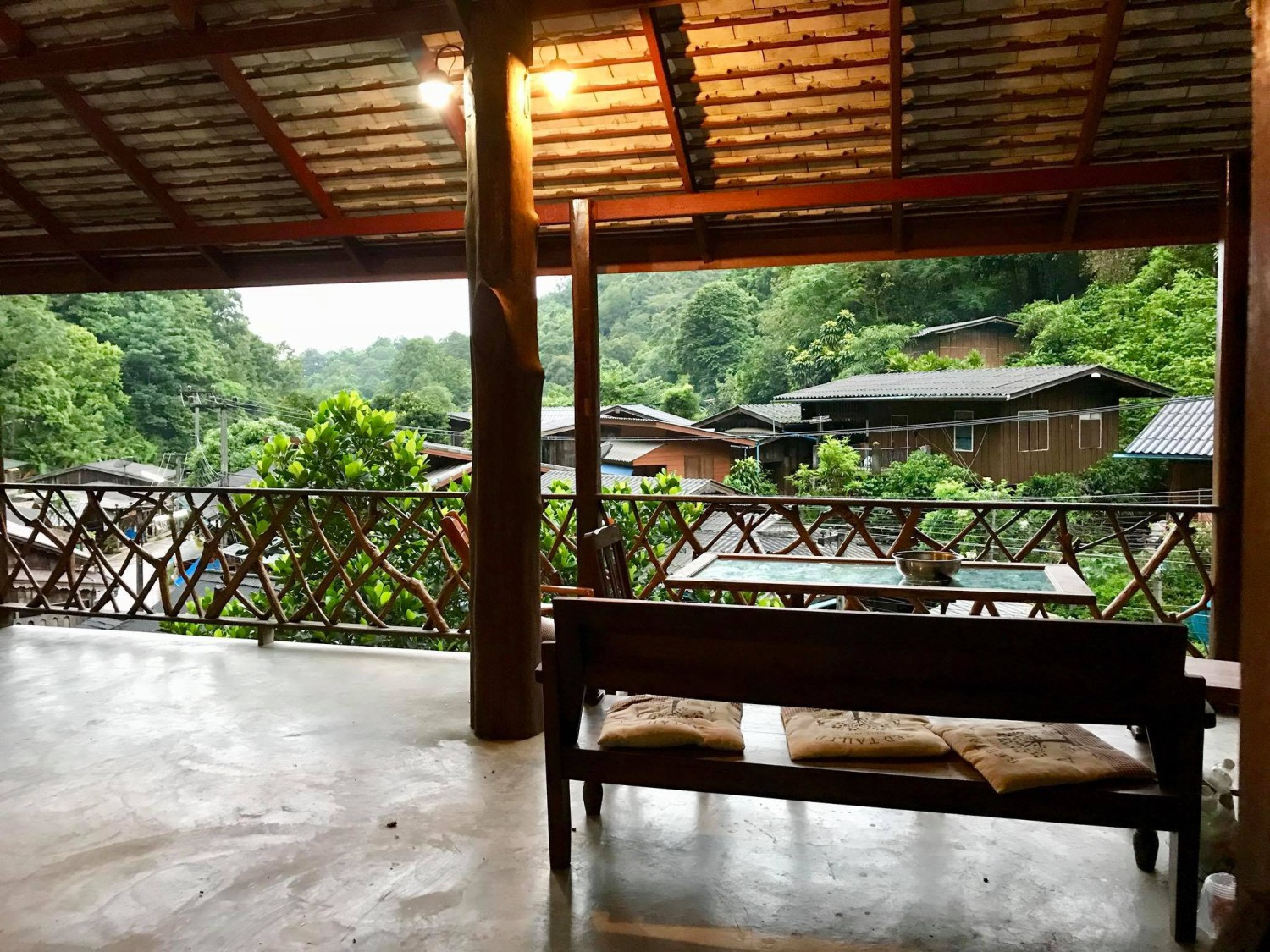 บ้านอิงดาว แม่กำปอง, Ma Du Doi Coffee แม่กำปอง, Teddu Coffee - Baansuphanbhum, ชมนกชมไม้, บ้านพักลุงปุ๊ด &amp; ป้าเป็ง แม่กำปอง, Pirunya Coffee, ร้านกาแฟฮ่อมดอย &amp; อาร์ตแกลเลอรี่ แห่งขุนเขา แม่กำปอง, บ้านหลงเขา แม่กำปอง &amp; ฮักเขา ฟาร์มสเตย์, ระเบียงวิวแม่กำปอง, ณ แม่กำปอง ร้านอาหารแม่กำปอง