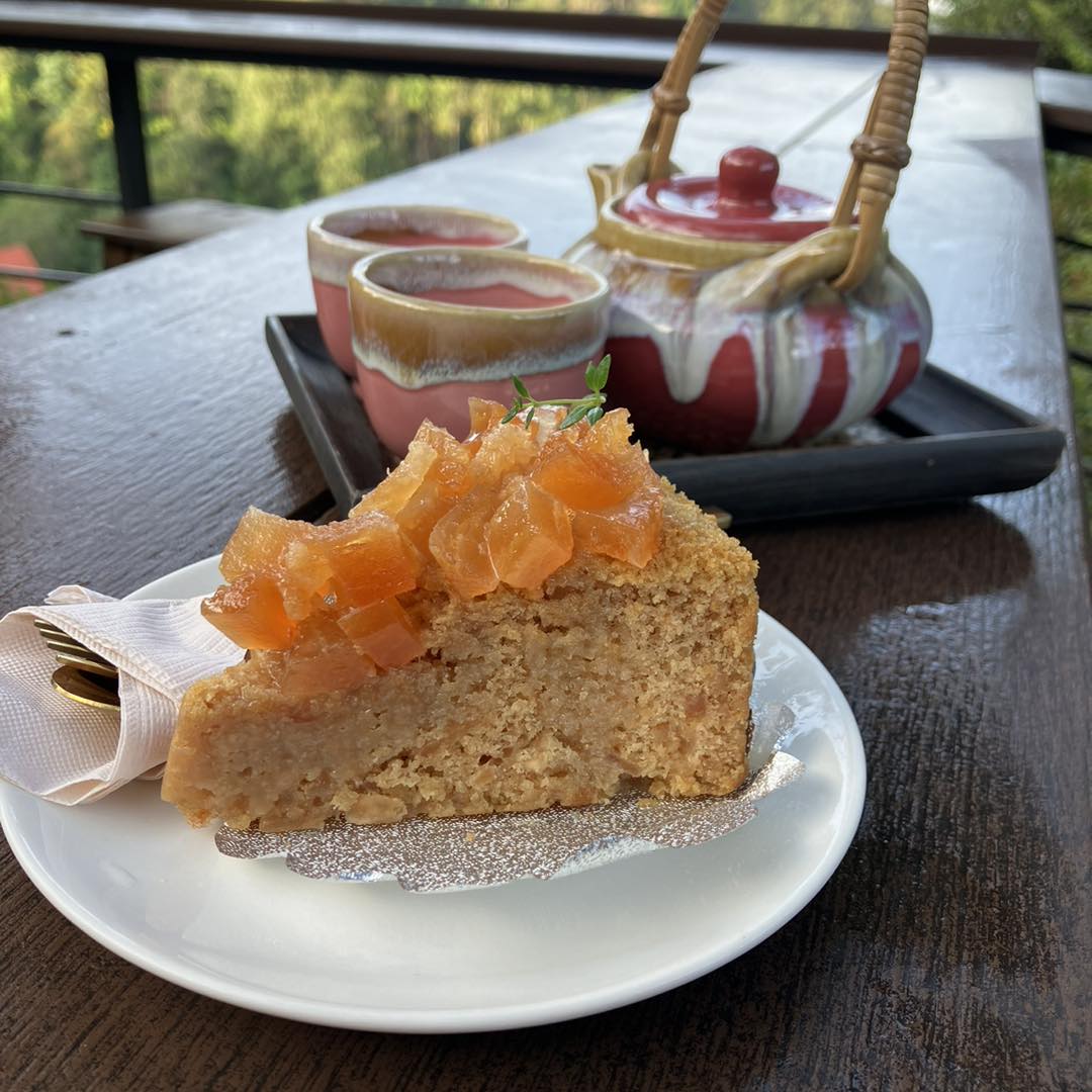 บ้านอิงดาว แม่กำปอง, Ma Du Doi Coffee แม่กำปอง, Teddu Coffee - Baansuphanbhum, ชมนกชมไม้, บ้านพักลุงปุ๊ด &amp; ป้าเป็ง แม่กำปอง, Pirunya Coffee, ร้านกาแฟฮ่อมดอย &amp; อาร์ตแกลเลอรี่ แห่งขุนเขา แม่กำปอง, บ้านหลงเขา แม่กำปอง &amp; ฮักเขา ฟาร์มสเตย์, ระเบียงวิวแม่กำปอง, ณ แม่กำปอง ร้านอาหารแม่กำปอง