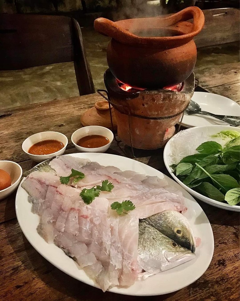Nomimono Izakaya, กะทิบ้านอาหารไทยและขนม, ก๋วยเตี๋ยวเรือนแพ, Sasi Bangkok, Blooming Cafe, 128 Craft & Soul, อิ่มใจ เสือร้อง, Cafe Casta, ต๋องริมทาง, Wife's Restaurant, บ้านสวนองุ่น, เฮือนลำพูน, COAL Bistro, SUNKISS.bangkok, ร้านดวงเดือนจิ้มจุ่มอาหารอีสาน, ก๋วยเตี๋ยวไม่มีชื่อ ตลิ่งชัน