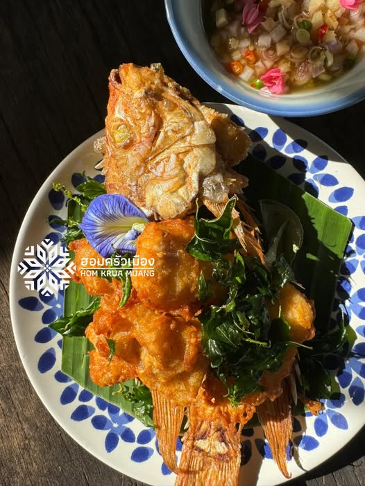 บ้านพระยาสุเรนทร์, The Riverside Restaurant Lampang, อร่อยบาทเดียว, ฮอมครัวเมือง, บะหมี่โกจือ ข้างไปรษณีย์ลำปาง, ข้าวซอยป้าบุญ ลำปาง, ข้าวมันไก่ห้าแยก, ก๋วยเตี๋ยวบ้านดง ลำปาง, ข้าวซอยอิสลาม ลำปางหนา