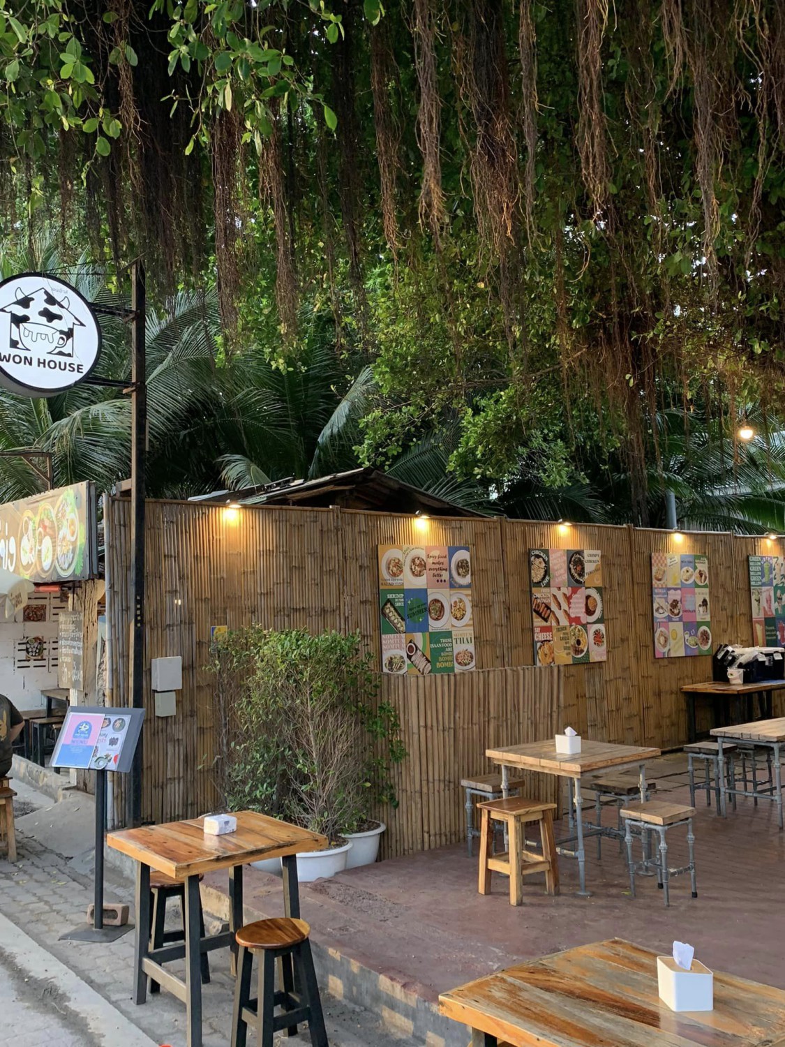 Way Coffee House, Piccolo BangSaen, Peaceful Cafe, Artory.cafe.crafts, Cubbie ‘s, To Die For Coffee, U Cafe & Bakery, A blank coffee, Coffee Train, WON HOUSE, Standtall Coffee, Small House Coffee