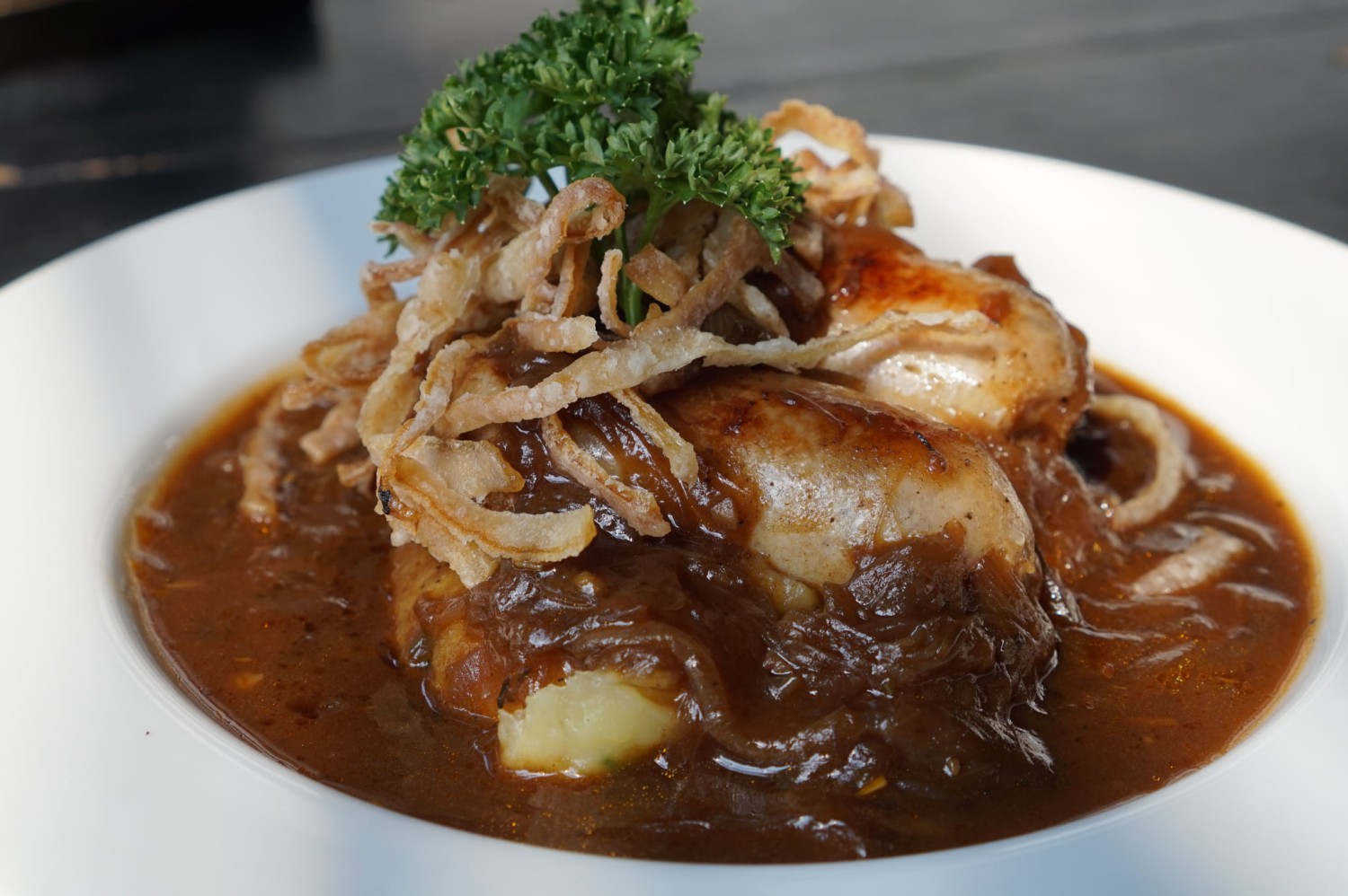 Pachi Bangkok, AINU Bar, Beer Belly Bkk, Cardroom BKK, She Bar, Rabbit Hole, Ekamai Beer House, SOHO BKK, Thonglor Yokocho トンロー横丁, Nowhere (โนแวร์), Another Round, HEAP Cafe' &amp; Restaurant