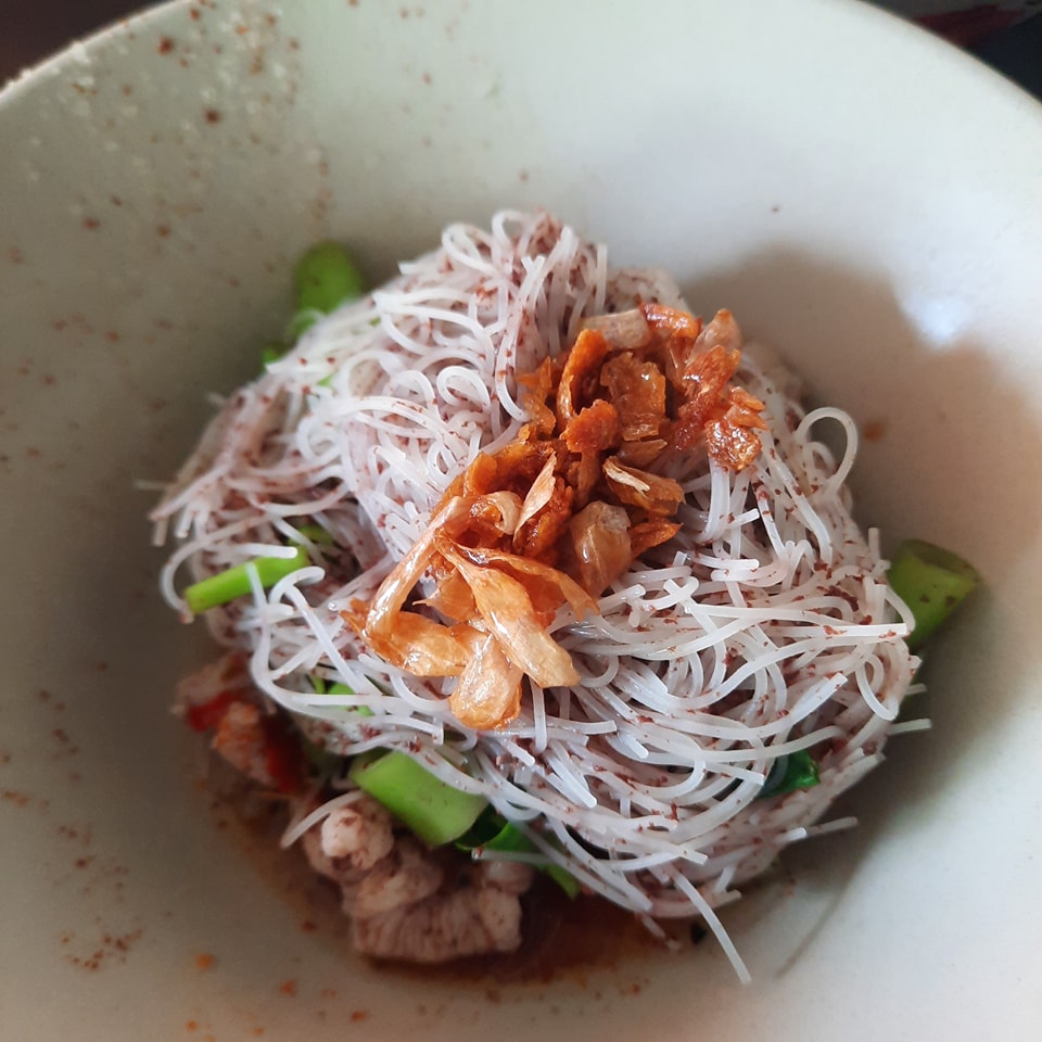 ก๋วยเตี๋ยวเรือในคลอง อยุธยา, กรุงเก่า"เตี๋ยวเรือ", ก๋วยเตี๋ยวเรือลวกปากริมคลอง &amp; หมูกะทะ อยุธยา, ก๋วยเตี๋ยวเรืออยุธยา-โอชินสูตรโบราณ, ร้านก๋วยเตี๋ยวเรือโอ่งบนแพริมแม่น้ำน้อย, ก๋วยเตี๋ยวเรือกิมหลวน อยุธยา, ก๋วยเตี๋ยวเรือ ตาลเดี่ยว'เตี๋ยวเรือ, ก๋วยเตี๊ยวลุงแจ๊ะ (บัวหวาน), ร้านก๋วยเตี๋ยวตาไห (คลองท่อ), ก๋วยเตี๋ยวเรือแม่วันดี อยุธยา, ก๋วยเตี๋ยวเรือแม่ต่วม อยุธยา, ก๋วยเตี๋ยวเรือ เสือร้องไห้, ก๋วยเตี๋ยวเรือ "รสโจ๊ะ" ป้าไวท์, ก๋วยเตี๋ยวเรืออยุธยา ป้าษา2, ก๋วยเตี๋ยววัดใหญ่, ก๋วยเตี๋ยวเรือห้อยขา อยุธยา, ก๋วยเตี๋ยวเรือนายอ๊อฟ สูตร”ยายจง”รสดั้งเดิม, ไทยเทวา ก๋วยเตี๋ยวเรืออยุธยา, ต้อยตลาดแตก สาขาใหญ่ ก๋วยเตี๋ยวเรืออยุธยา