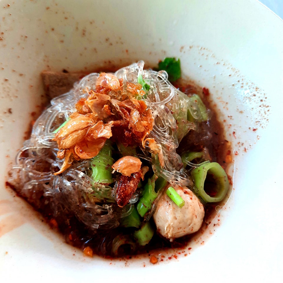 ก๋วยเตี๋ยวเรือในคลอง อยุธยา, กรุงเก่า"เตี๋ยวเรือ", ก๋วยเตี๋ยวเรือลวกปากริมคลอง &amp; หมูกะทะ อยุธยา, ก๋วยเตี๋ยวเรืออยุธยา-โอชินสูตรโบราณ, ร้านก๋วยเตี๋ยวเรือโอ่งบนแพริมแม่น้ำน้อย, ก๋วยเตี๋ยวเรือกิมหลวน อยุธยา, ก๋วยเตี๋ยวเรือ ตาลเดี่ยว'เตี๋ยวเรือ, ก๋วยเตี๊ยวลุงแจ๊ะ (บัวหวาน), ร้านก๋วยเตี๋ยวตาไห (คลองท่อ), ก๋วยเตี๋ยวเรือแม่วันดี อยุธยา, ก๋วยเตี๋ยวเรือแม่ต่วม อยุธยา, ก๋วยเตี๋ยวเรือ เสือร้องไห้, ก๋วยเตี๋ยวเรือ "รสโจ๊ะ" ป้าไวท์, ก๋วยเตี๋ยวเรืออยุธยา ป้าษา2, ก๋วยเตี๋ยววัดใหญ่, ก๋วยเตี๋ยวเรือห้อยขา อยุธยา, ก๋วยเตี๋ยวเรือนายอ๊อฟ สูตร”ยายจง”รสดั้งเดิม, ไทยเทวา ก๋วยเตี๋ยวเรืออยุธยา, ต้อยตลาดแตก สาขาใหญ่ ก๋วยเตี๋ยวเรืออยุธยา