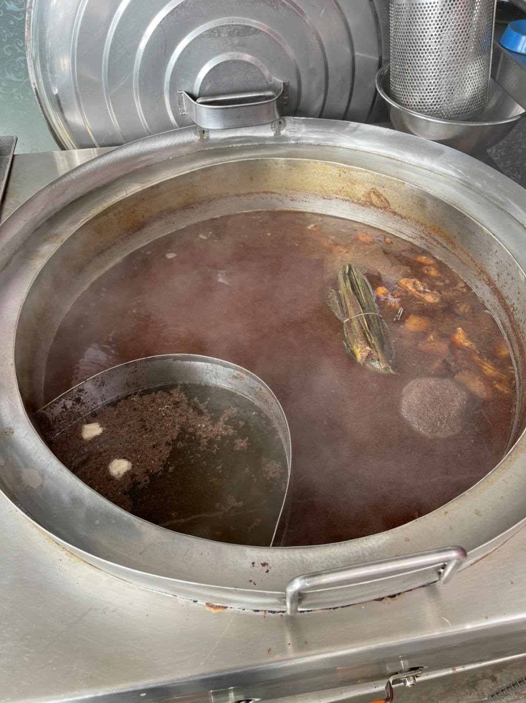 ก๋วยเตี๋ยวเรือในคลอง อยุธยา, กรุงเก่า"เตี๋ยวเรือ", ก๋วยเตี๋ยวเรือลวกปากริมคลอง &amp; หมูกะทะ อยุธยา, ก๋วยเตี๋ยวเรืออยุธยา-โอชินสูตรโบราณ, ร้านก๋วยเตี๋ยวเรือโอ่งบนแพริมแม่น้ำน้อย, ก๋วยเตี๋ยวเรือกิมหลวน อยุธยา, ก๋วยเตี๋ยวเรือ ตาลเดี่ยว'เตี๋ยวเรือ, ก๋วยเตี๊ยวลุงแจ๊ะ (บัวหวาน), ร้านก๋วยเตี๋ยวตาไห (คลองท่อ), ก๋วยเตี๋ยวเรือแม่วันดี อยุธยา, ก๋วยเตี๋ยวเรือแม่ต่วม อยุธยา, ก๋วยเตี๋ยวเรือ เสือร้องไห้, ก๋วยเตี๋ยวเรือ "รสโจ๊ะ" ป้าไวท์, ก๋วยเตี๋ยวเรืออยุธยา ป้าษา2, ก๋วยเตี๋ยววัดใหญ่, ก๋วยเตี๋ยวเรือห้อยขา อยุธยา, ก๋วยเตี๋ยวเรือนายอ๊อฟ สูตร”ยายจง”รสดั้งเดิม, ไทยเทวา ก๋วยเตี๋ยวเรืออยุธยา, ต้อยตลาดแตก สาขาใหญ่ ก๋วยเตี๋ยวเรืออยุธยา