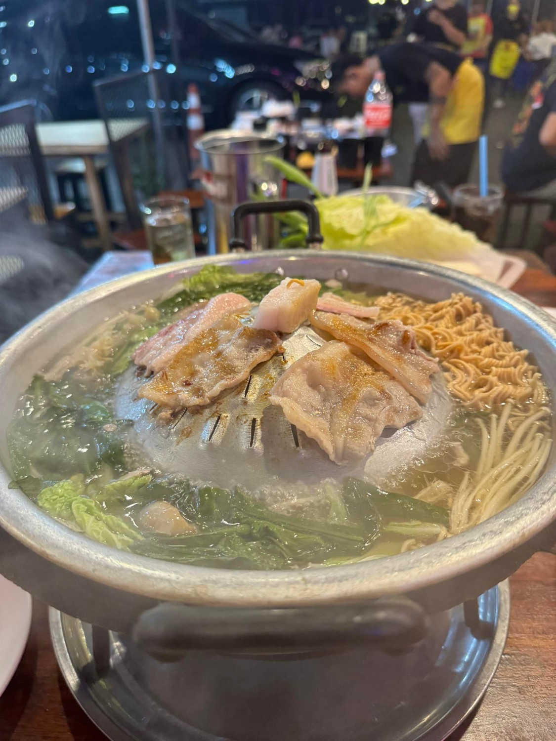 Baan suki, Y.O.U หมูกระทะ, JJANG restaurant and BBQ, ฮ่องเต้ สุกี้-ปิ้งย่าง บุฟเฟ่ต์, สุกี้ตี๋น้อย, สาขาเลียบด่วนเอกมัยรามอินทรา, BestBeef, ปิ้ง-ย่างเทวดา, Happy Suki, 18 มงกุฎ สุกี้-ชาบู, สุกี้ดารา, อร่อยติ่มซำ สุกี้สไตล์ฮ่องกง