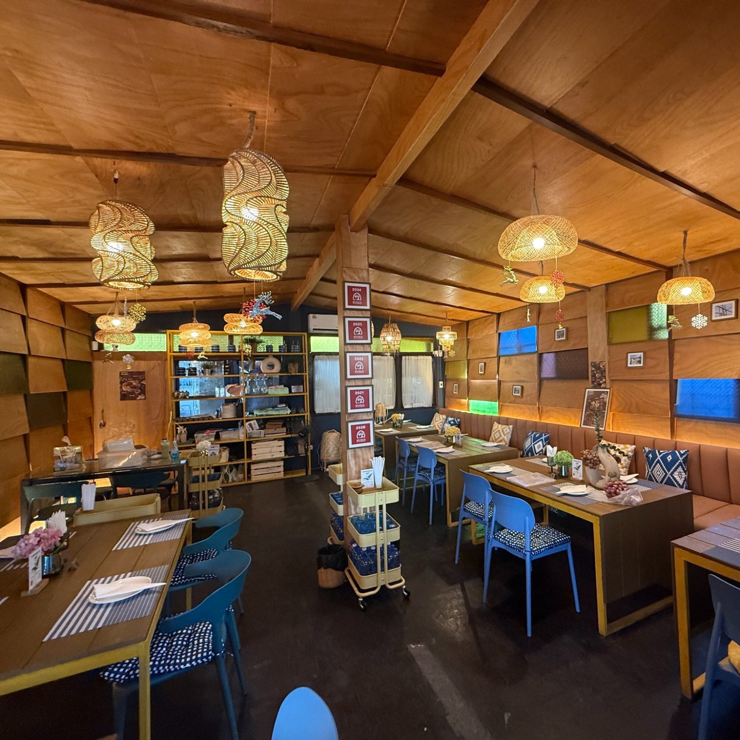 เฮือนขันโตก ขนมจีน บ้านน้ำพริก, Mira Cuisine, ถึงเจียงใหม่ คิทเช่น อาหารเหนือ, สบันงา, คุ้มขันโตก, ลำแต๊ๆ, หอมป้อมหอมเป, บ้านขันโตกฮาลาล