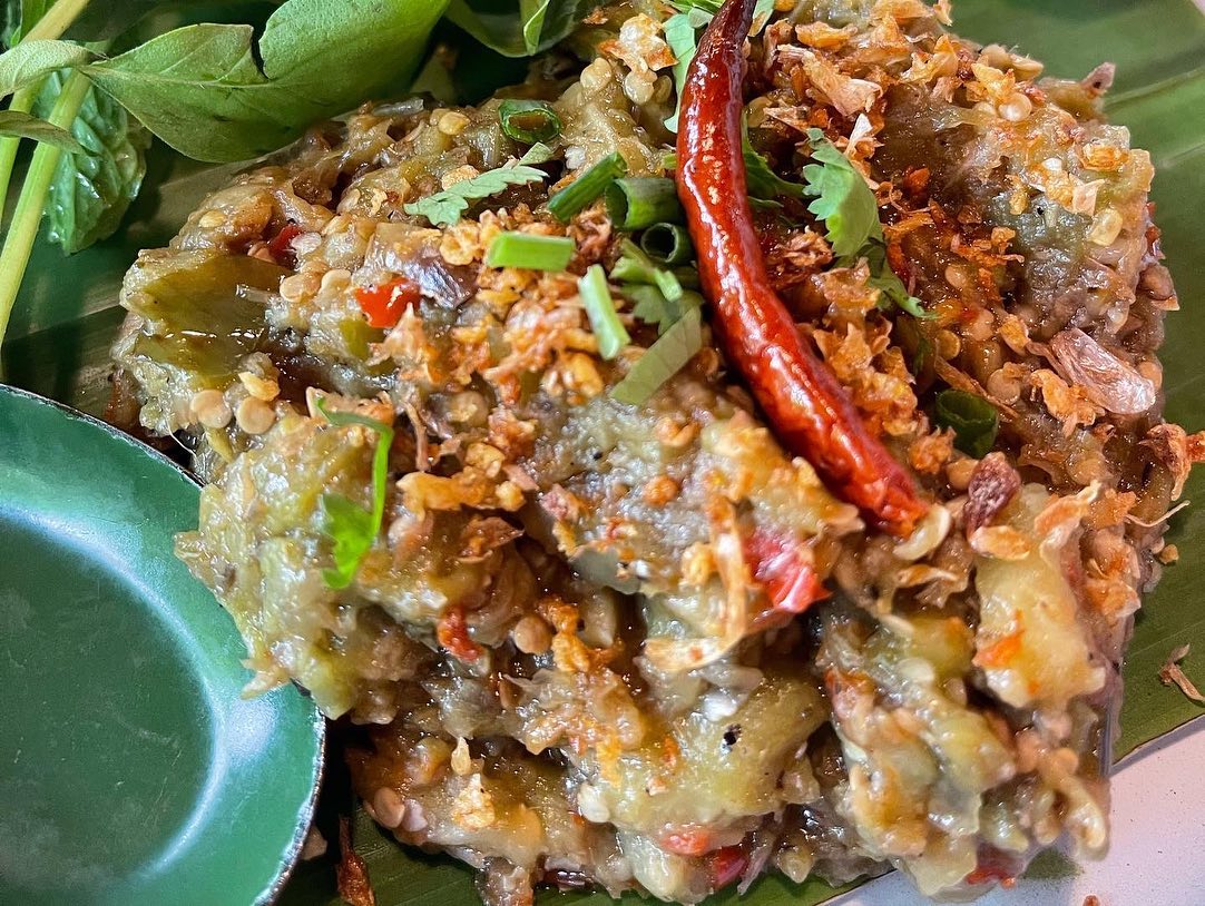 เฮือนขันโตก ขนมจีน บ้านน้ำพริก, Mira Cuisine, ถึงเจียงใหม่ คิทเช่น อาหารเหนือ, สบันงา, คุ้มขันโตก, ลำแต๊ๆ, หอมป้อมหอมเป, บ้านขันโตกฮาลาล