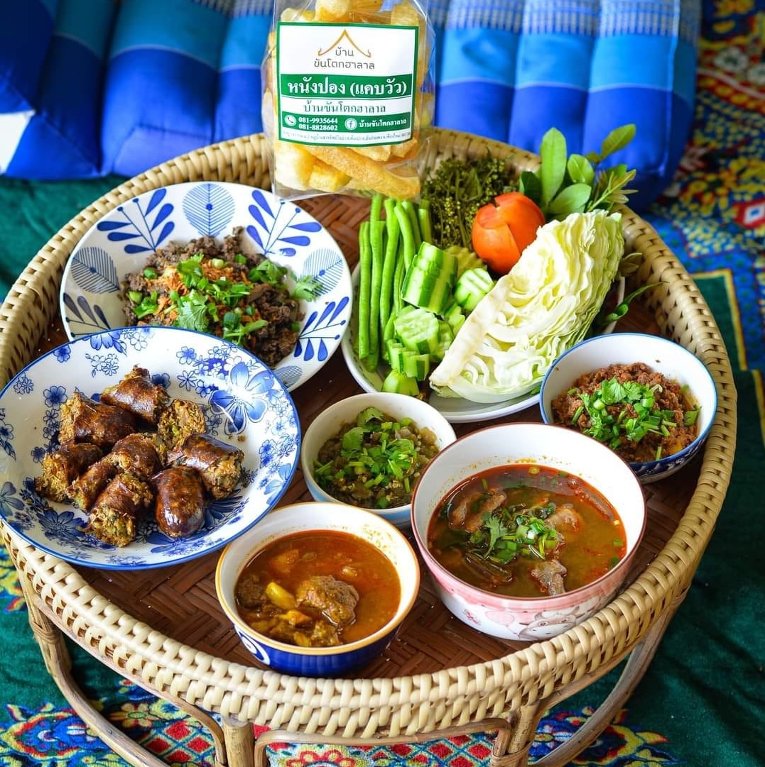 เฮือนขันโตก ขนมจีน บ้านน้ำพริก, Mira Cuisine, ถึงเจียงใหม่ คิทเช่น อาหารเหนือ, สบันงา, คุ้มขันโตก, ลำแต๊ๆ, หอมป้อมหอมเป, บ้านขันโตกฮาลาล