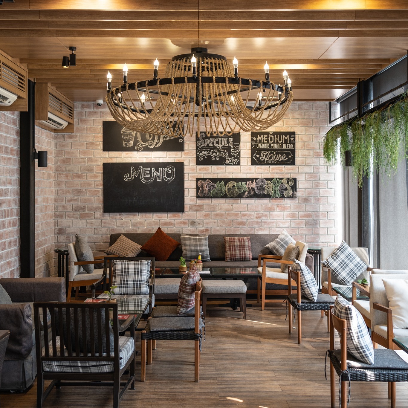 Pransuk, Khagee sriracha cafe, Manga Coffee & Craft, Morning Glory Cafe, สาขาศรีราชา