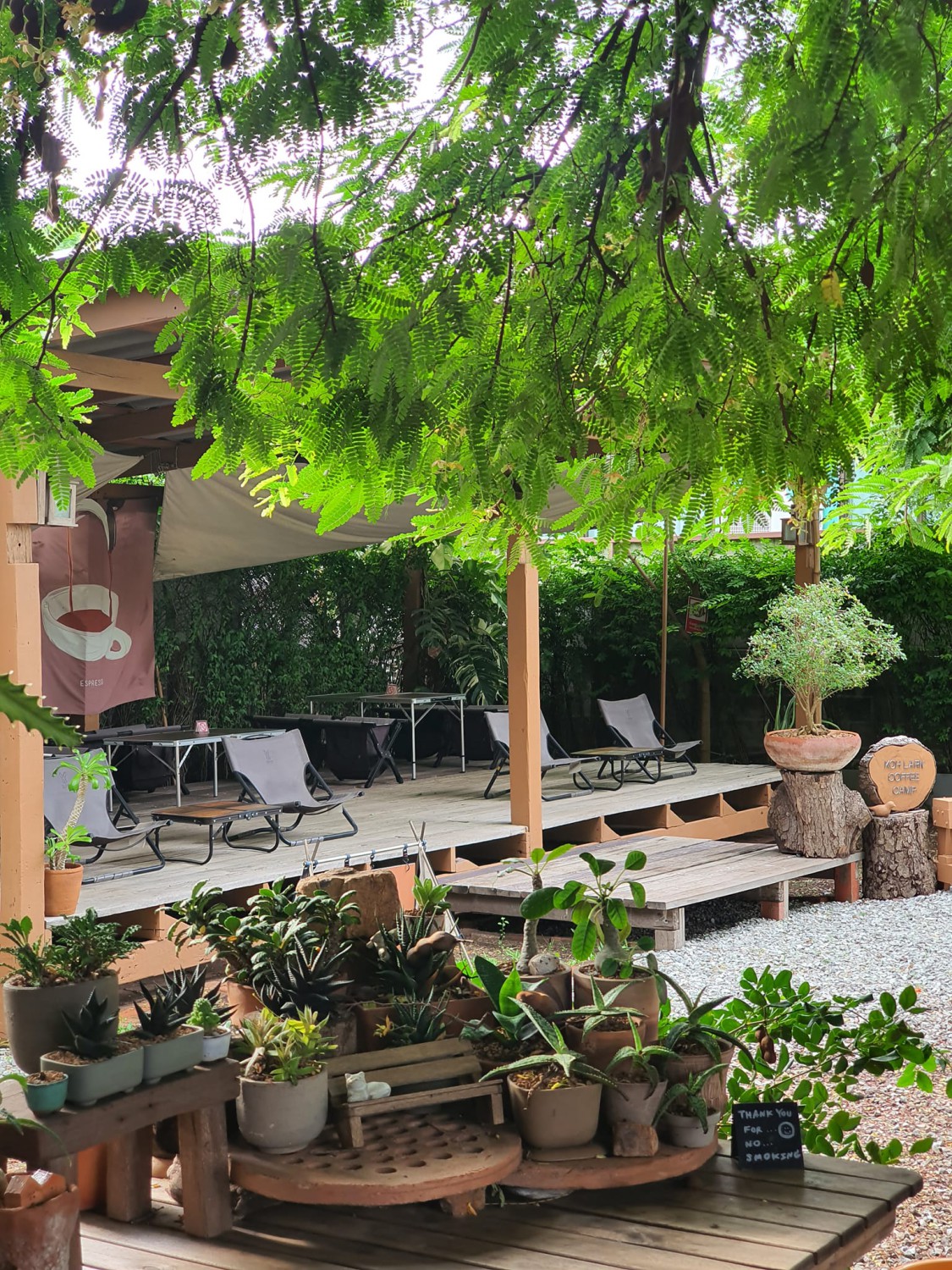 Pakron - พักร้อน เกาะล้าน, Fat Submarine Cafe, เกาะล้านคอฟฟี่แคมป์, Maharak Cafe, Never too small kohlarn, Love on sea, บัวลอยวันวานคาเฟ่ เกาะล้าน