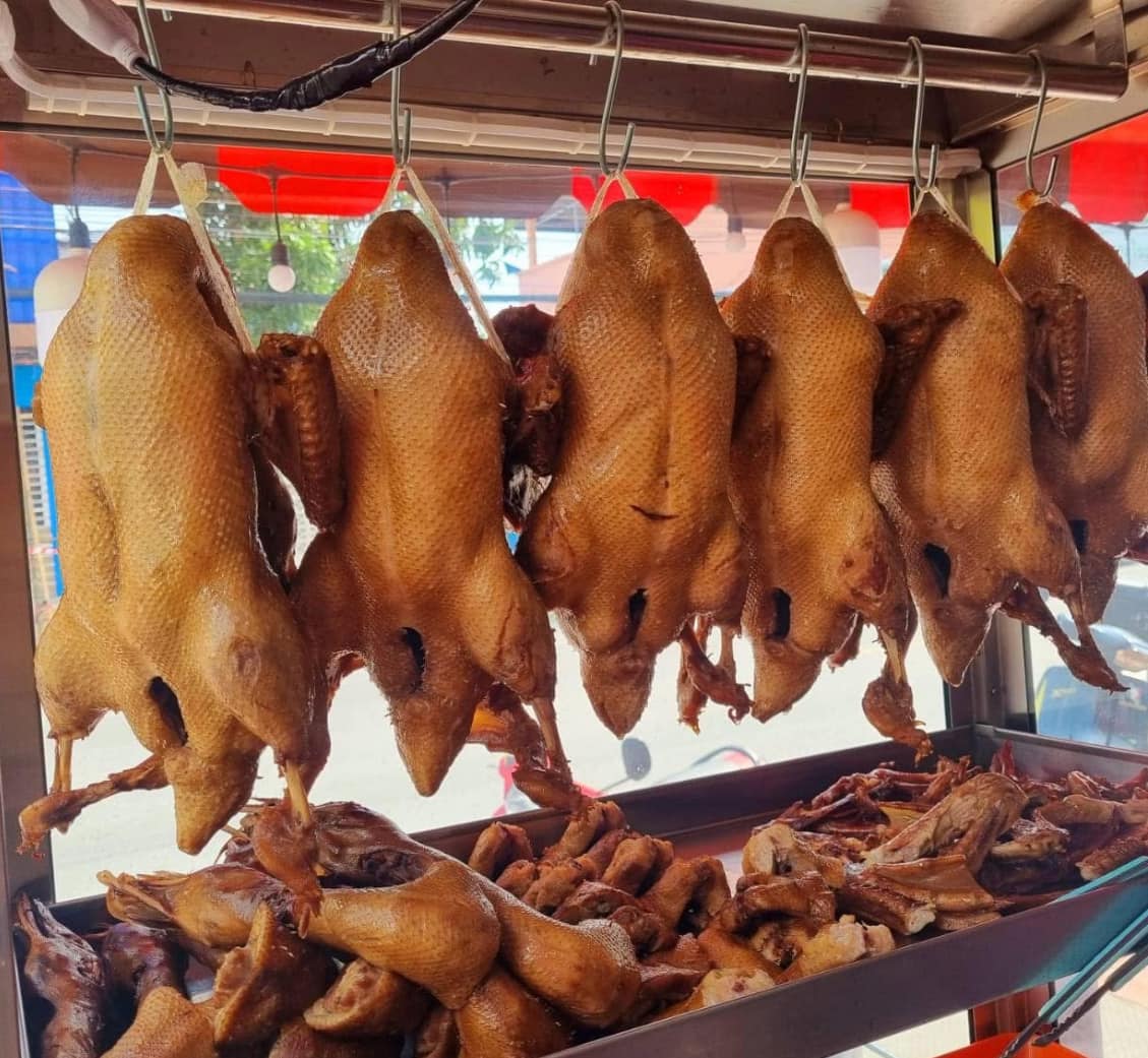 นิยมบุฟเฟ่ต์ ก๋วยเตี๋ยวไก่มะระ, ก๋วยเตี๋ยวเรือ จ้าวคุณ Jaokhun ปากน้ำ สมุทรปราการ, นายท่าน, เฮียปิงลูกชิ้นปลาหมึก, สำรวยก๋วยเตี๋ยวเนื้อ วัดอโศการาม, ก๋วยเตี๋ยวเรือเติมบุญ, ก๋วยเตี๋ยวปลื้ม เนื้อตุ๋น หมูตุ๋น, ก๋วยเตี๋ยวเนื้อ เจ๊หงษ์ แพรกษา, ก๋วยเตี๋ยวเป็ดเจ๊เต็ง, ต.รุ่งโรจน์ ลูกชิ้นปลา, เนื้อตุ๋น แม่ประคำ อร่อยที่สุดในโลก 24 ชม., เจ๊ลี ก๋วยเตี๋ยวเรืออยุธยา รสเด็ด, ติ๋มก๋วยเตี๋ยวเป็ด, ก๋วยเตี๋ยวลูกชิ้นยักษ์ - สะพานเขียว, ก๋วยเตี๋ยวดาวทอง, ก๋วยเตี๋ยวข้ามฟาก, สถานีรถไฟฟ้าทิพวัล-แบริ่งเก่า, ก๋วยเตี๋ยวเรือตรากบ ปั๊ม ปตท.สมจิตร, เจ๊ดา ก๋วยเตี๋ยวเป็ด ปากน้ำ