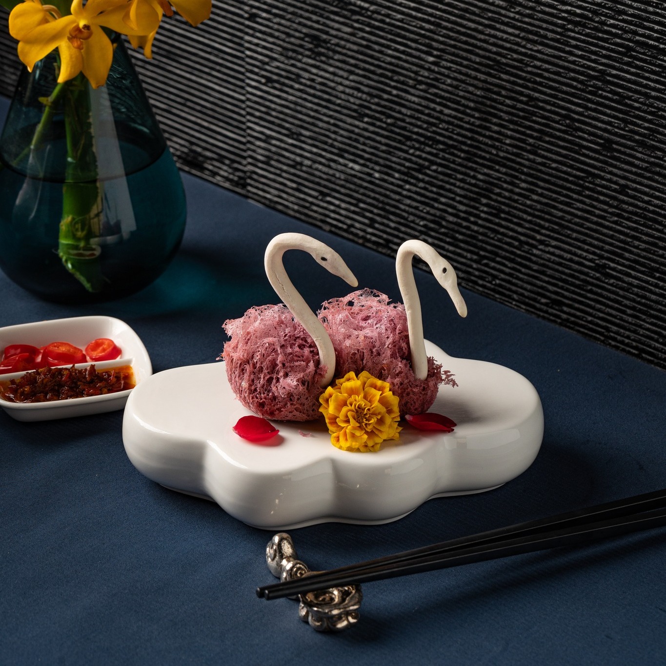 Bai Yun Chinese Restaurant, Banyan Tree Bangkok, เดอะมัลเบอร์รี ไชนีส คูซีน, The Berkeley Hotel Pratunam, ภัตตาคารจีนอีสต์โอเชี่ยน, SC Park Hotel, Fei Ya, ห้องอาหารจีน หลิว, Conrad Bangkok, LIN-FA Chinese Restaurant