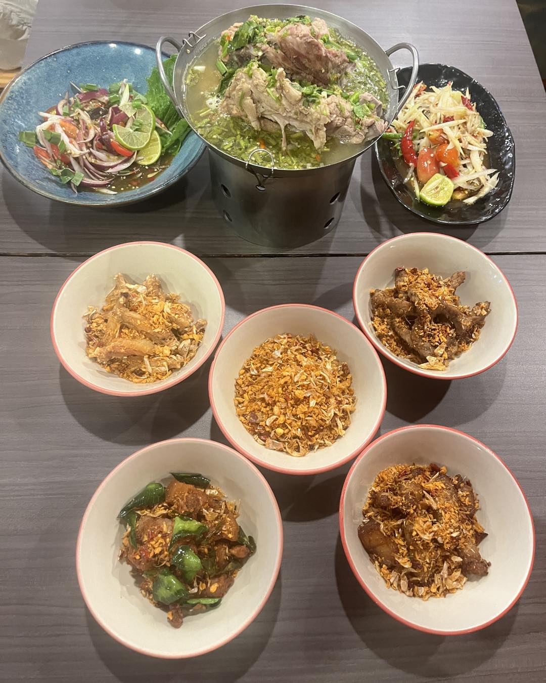 แชมป์ข้าวหมูทอด, สาขาพัทยา, หมูทอด BunBun, หมูทอด โพธิ์งาม - Rare Item, เหนียวหมู DRIVE THRU by i-Dle, ติดลม หมูทอดปลาร้า Delivery, หมูทอดเบรกแตก, หมูทอดจับกัง, หมูทอดราชวัตร, กินกันหมูทอด, หมูทอดติดฟัน, หมูหม้อเทพ, หมูทอดชาววัง, หมูทอดเจ๊จง, เฮงจัง หมูกระเทียม, Zaabmootod, ซุปเปอร์หมูทอด, แม่น้อยหมูทอด
