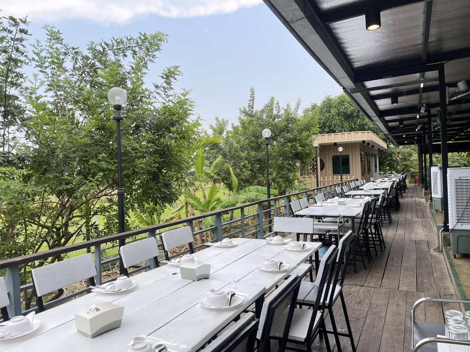 กอบัว, บ้านอาหารไทย, บ้านบัว, บ้านรั้วไม้ Cuisine & Cafe, ครัวหอมมันปู, ร้านไหน อุทยานหินเขางู ราชบุรี, สวนอาหาร รางตาล, Pakmud แซ่บหมูทะ, สาขาโพธาราม, ถึงพริกถึงขิง, มะม่วงคู่, เนื้อต้มบ้านสิงห์ เจ๊ติ๋ม, โกรกแดง, ชุมทางของอร่อย, Mainichi365, Octospider restaurant, Lim cafe Photaram, ครัวตะนาวศรี สวนผึ้ง ราชบุรี, อาตี๋โกปี๊, โอปอชิฟฟ่อนเค้ก, ก๋วยเตี๋ยวปลาแม่กลอง, ติ๋มเค้กมะพร้าวอ่อน, ก๋วยเตี๋ยวโบราณป้าฮวย, โอ่งข้าวโอ่งน้ำ, ครัวม่อนไข่ สวนผึ้ง ราชบุรี, ShabuDo