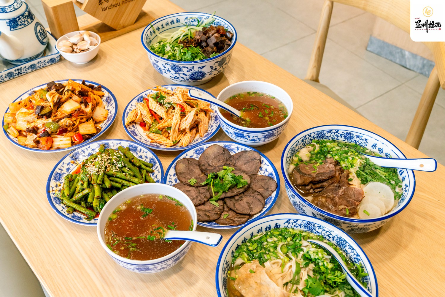 โคตรยำ ห้วยขวาง, Lehaha Lanzhou Ramen (สาขาห้วยขวาง), Kuang Seafood, เจ๊ติ๋มซีฟู้ดห้วยขวาง, เปลว ก๋วยเตี๋ยวต้มยำ, Rakuzen Time