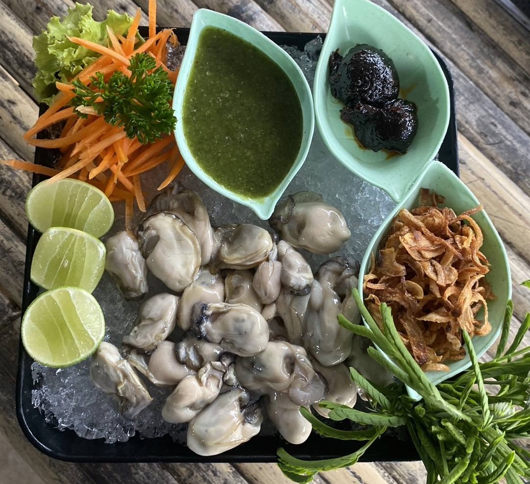 สวนชื่นสุข, Ar Restaurant Hatyai 嗳, ศิริ ต้มเลือดหมูหาดใหญ่, ไก่กรอบพี่เน่, ในรู, กุ๊กชัยติ่มซำ-ก๋วยเตี๋ยวราดหน้าปลากะพง, ร้านใต้ขอย ซอยตัน, กันเอง, หนานหยวน บะหมี่เกี๊ยวกุ้ง, สาขาปุณณกัณฑ์, ป่ายาง, บ้านก้ามปู, โชคดีแต่เตี้ยม บะกุ๊ดเต๋, ไก่ทอดหาดใหญ่มีนา, ร้านราดหน้าโกฉ่อน, ขนมจีนป้าชื่น, Space Bar, ขนมไข่เตาถ่านน้องนิล&คาเฟ่, ข้าวต้มรถแดง