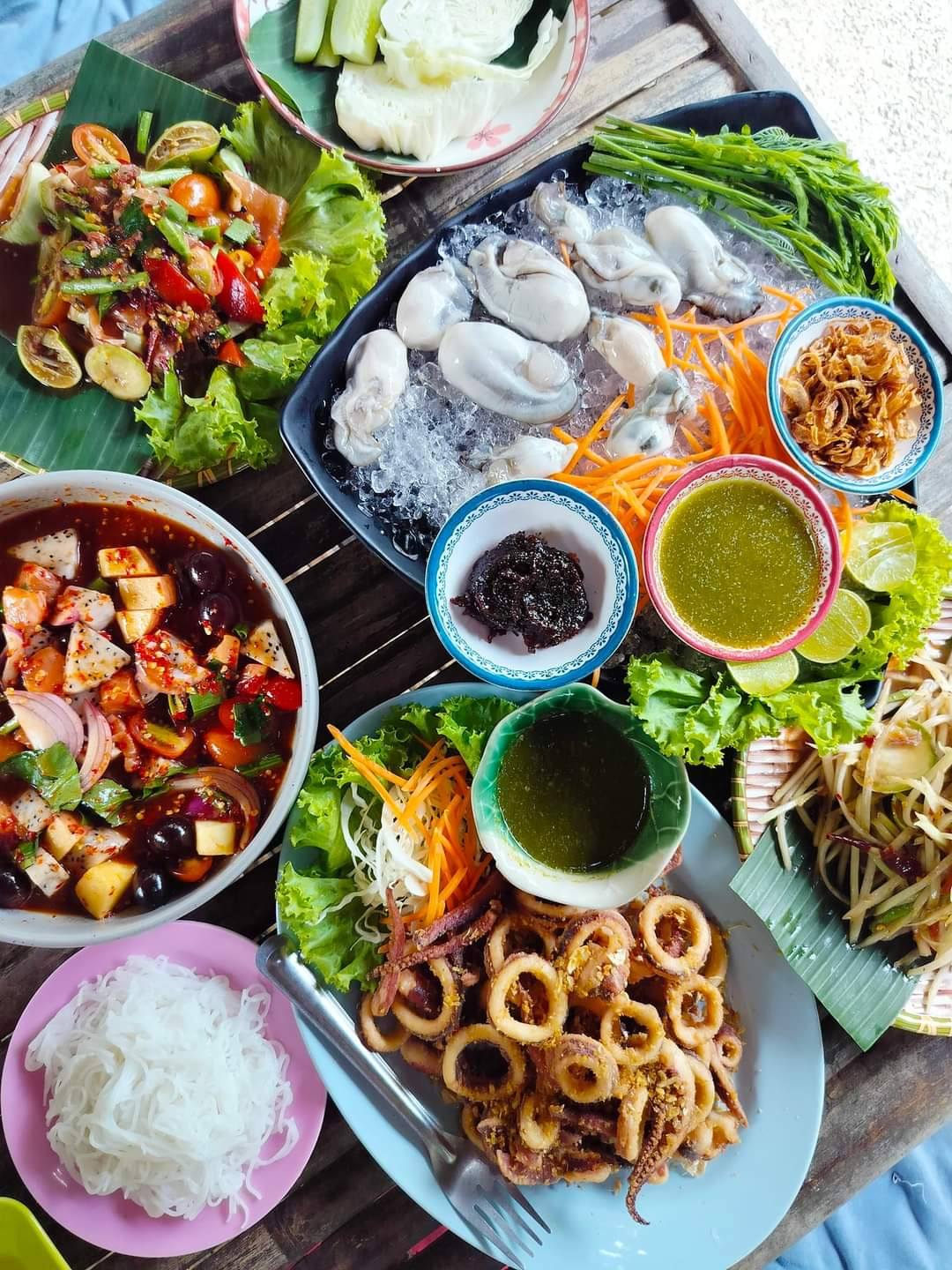 สวนชื่นสุข, Ar Restaurant Hatyai 嗳, ศิริ ต้มเลือดหมูหาดใหญ่, ไก่กรอบพี่เน่, ในรู, กุ๊กชัยติ่มซำ-ก๋วยเตี๋ยวราดหน้าปลากะพง, ร้านใต้ขอย ซอยตัน, กันเอง, หนานหยวน บะหมี่เกี๊ยวกุ้ง, สาขาปุณณกัณฑ์, ป่ายาง, บ้านก้ามปู, โชคดีแต่เตี้ยม บะกุ๊ดเต๋, ไก่ทอดหาดใหญ่มีนา, ร้านราดหน้าโกฉ่อน, ขนมจีนป้าชื่น, Space Bar, ขนมไข่เตาถ่านน้องนิล&คาเฟ่, ข้าวต้มรถแดง