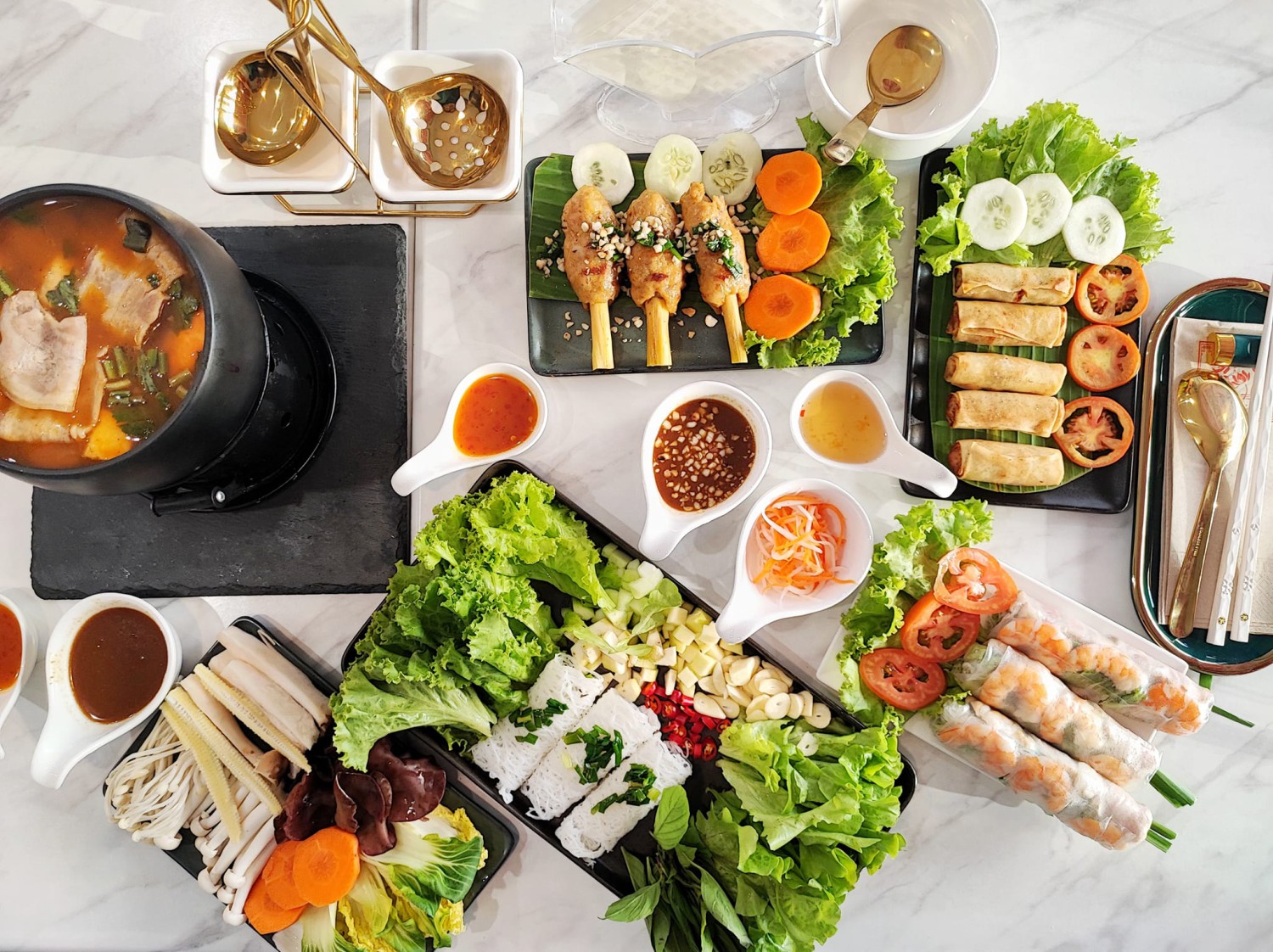 อิ่มเอิบแหนมเนือง, แอมเฮือง อาหารเวียตนาม, M.J. แหนมเนือง หนองคาย พลับพลาชัย, Arunee Cuisine, เชิญตะวัน, คำม่วน แหนมเนือง, สาขาหทัยราษฏร์, บ้านเวียดนาม คลอง4, Winner House, Pho Van, พี่หยองแหนมเนือง, วิลลี่แหนมเนือง Delivery, So Saigon เมืองทองธานี, กรีน แหนมเนือง, Saigon Recipe, Eat Viet, ครัวเมืองเว้ ลาว-ญวน, แหนมเนืองลับแล, แหนมเนืองคุณอ้อ, ลองดู, SAIGON VIETNAMESE RESTAURANT, โรงแรม ASIA HOTEL, VT แหนมเนือง, สาขาพระราม9, MJ แหนมเนืองอาหารเวียดนาม-อีสาน ทวีวัฒนา, ยัมมี่ แหนมเนือง เซ็นจูรี่ อ่อนนุช, Thuyền, แหนมเนืองนายช่าง Delivery