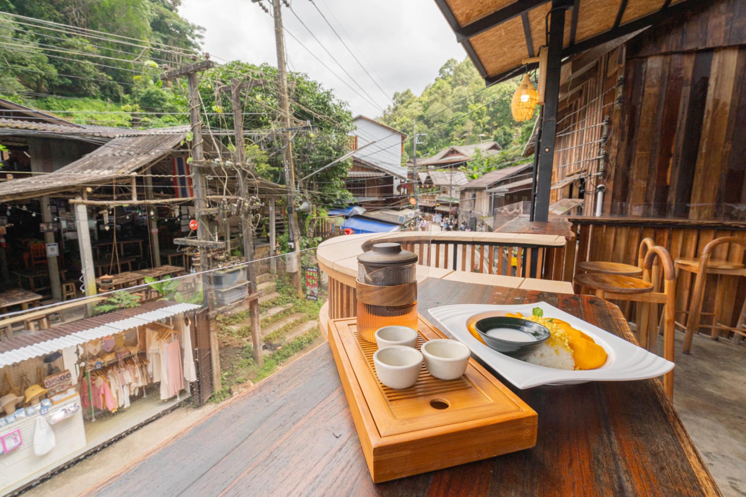บ้านอิงดาว แม่กำปอง, Ma Du Doi Coffee แม่กำปอง, Teddu Coffee - Baansuphanbhum, ชมนกชมไม้, บ้านพักลุงปุ๊ด &amp; ป้าเป็ง แม่กำปอง, Pirunya Coffee, ร้านกาแฟฮ่อมดอย &amp; อาร์ตแกลเลอรี่ แห่งขุนเขา แม่กำปอง, บ้านหลงเขา แม่กำปอง &amp; ฮักเขา ฟาร์มสเตย์, ระเบียงวิวแม่กำปอง, ณ แม่กำปอง ร้านอาหารแม่กำปอง