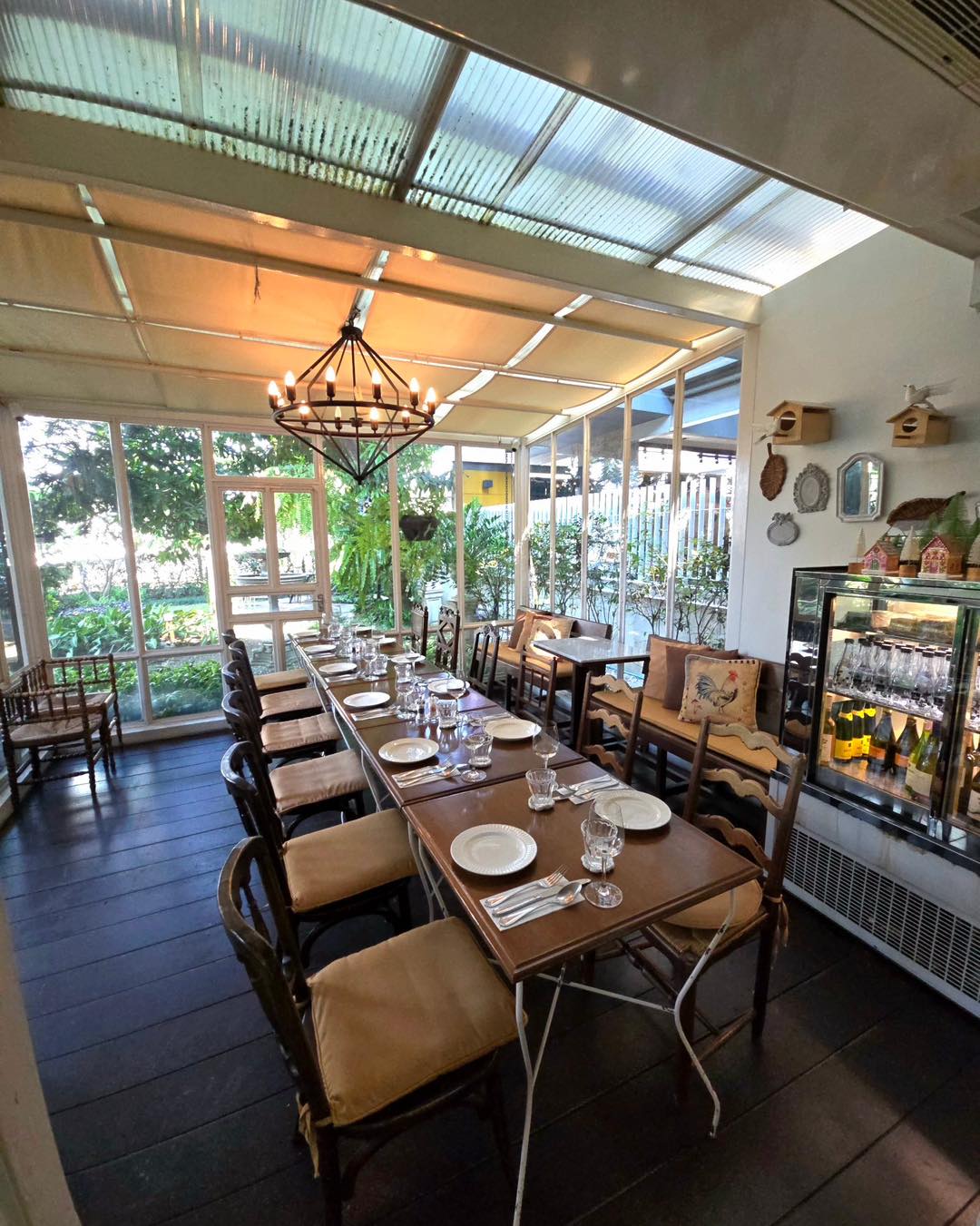 บ้านสวย ในสวน, Siam Brasserie , The Treehouse Nongchok, Natura Cafe, BaanNaiSuan Cafe&Yoga, Patom, Portobello & Désiré, ครัวบ้านสวนสุวรรณ, ร้านอาหารฐิตารีย์ สวนรถไฟ จตุจักร, บ้านสวน อบอวลรัก