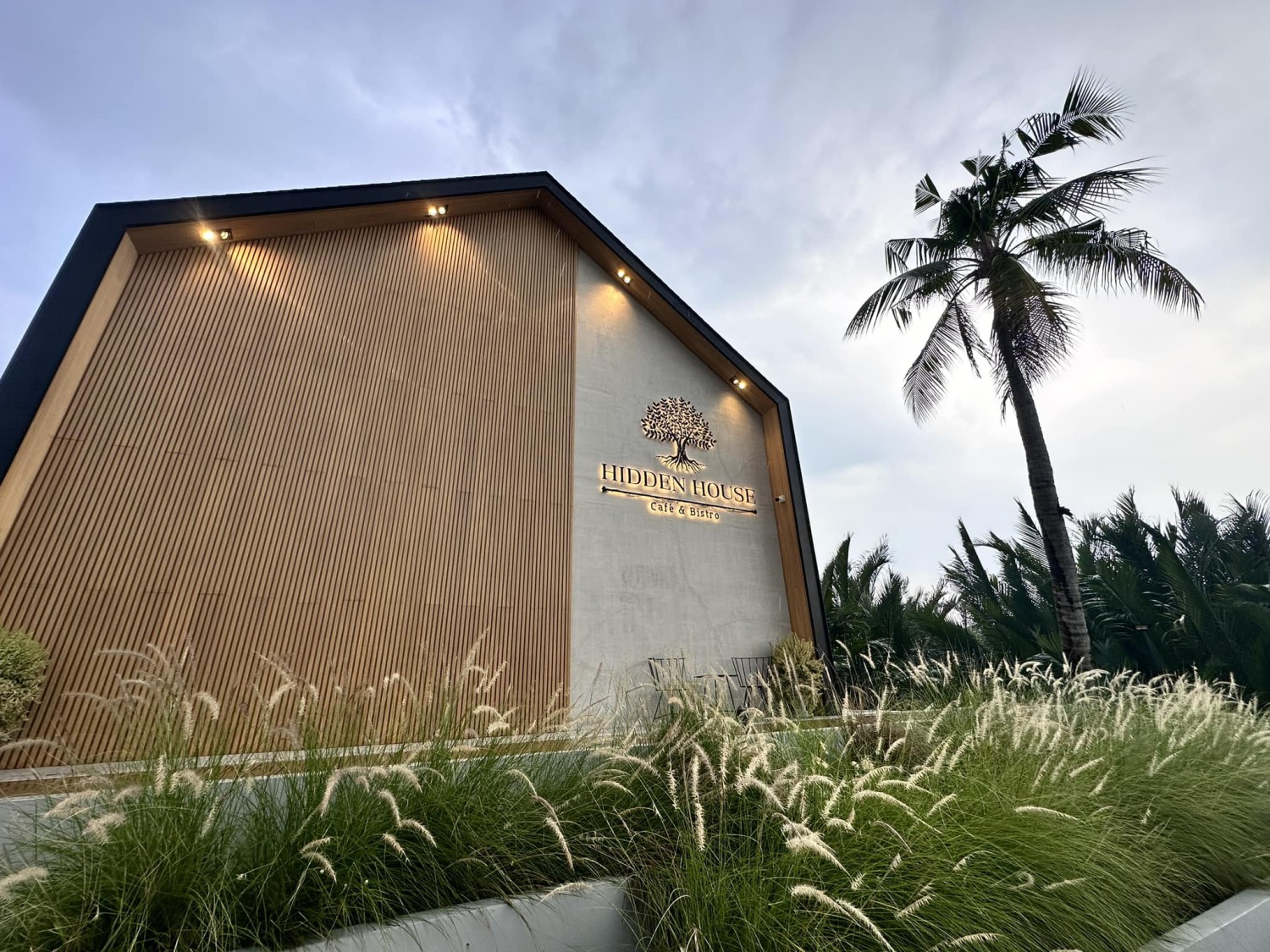 เรือนชายน้ำ Cafe&amp;Restaurant, ban.jingjo, See Sea Sun - แบบง่ายๆ, ขวัญข้าว ริเวอร์ไซด์, The sunflower cafe, KokoroCafe', FREJA Coffee &amp; Co, Rays River Cafe, Behind The Beans, พร้าวหอมคาเฟ่, Kinlamoon, House Cafe', บ้านสวนพาฝัน, La Bella Cafe, PakPap Cafe, ขมุน คาเฟ่ มหาชัย, Baanthaicafe, ดีกัน คาเฟ่, COCO CAFE'