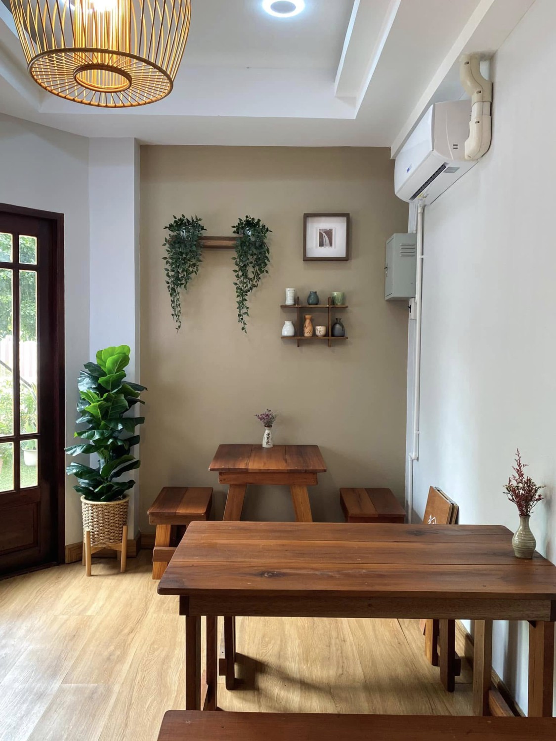 บ้านสวนกำไรสุข, 321 Furusato-ふるさと, เพลินปะกง คาเฟ่, Sun up Café, สวนป่าบ้านลุง, 87 Home Cafe', บ้านตั้งต้น, Norris Coffee, Cafe de Mu, คาเฟ่แรงใจ