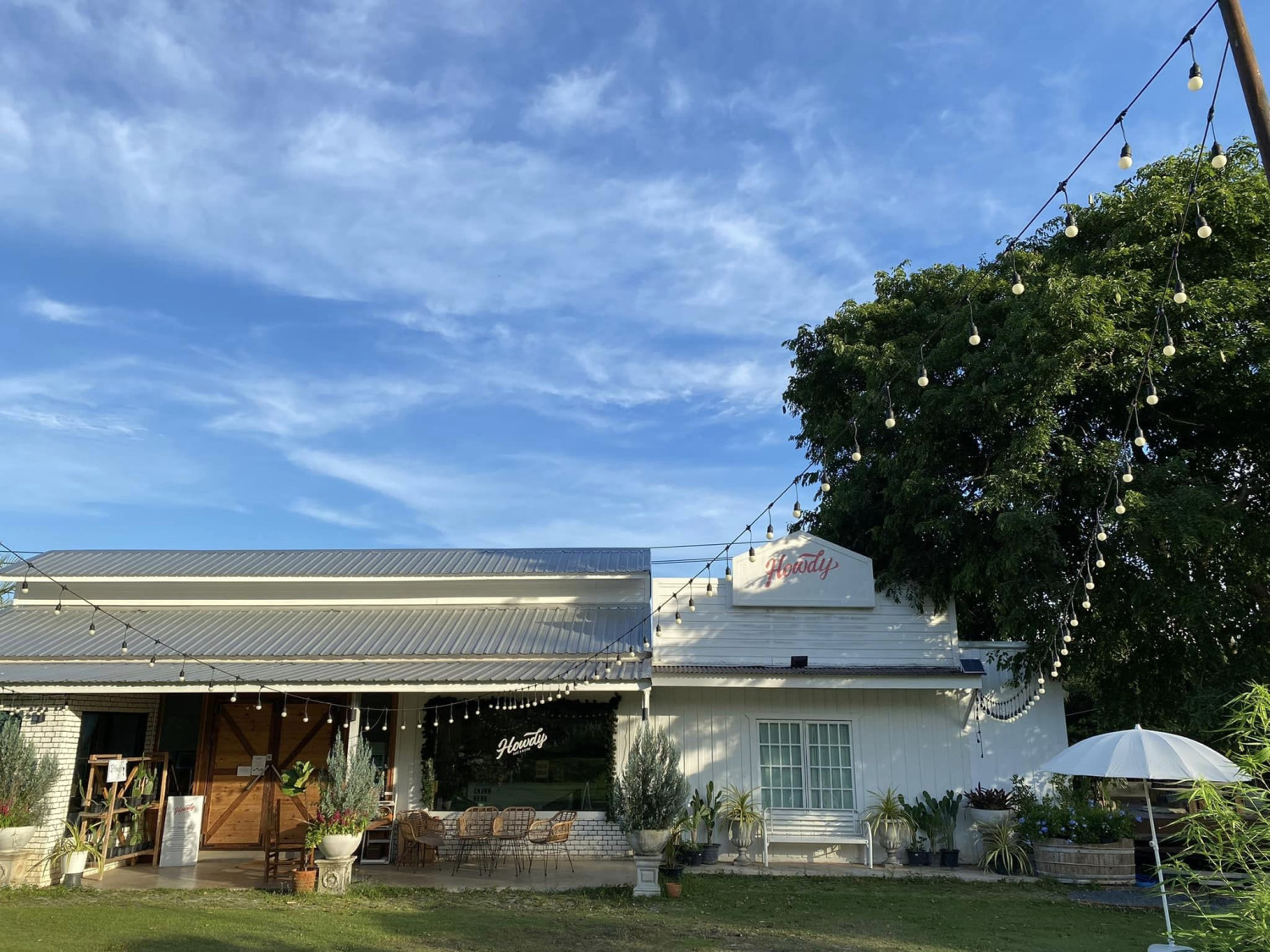 Chuen.floralhomecafe, Ralph.cafe, Howdy Cafe&amp;Bistro, qoofe.cafe, Santipanich cafe, Godmother Coffee Brew., ปัจจัยสี่คาเฟ่, WHITE JAI