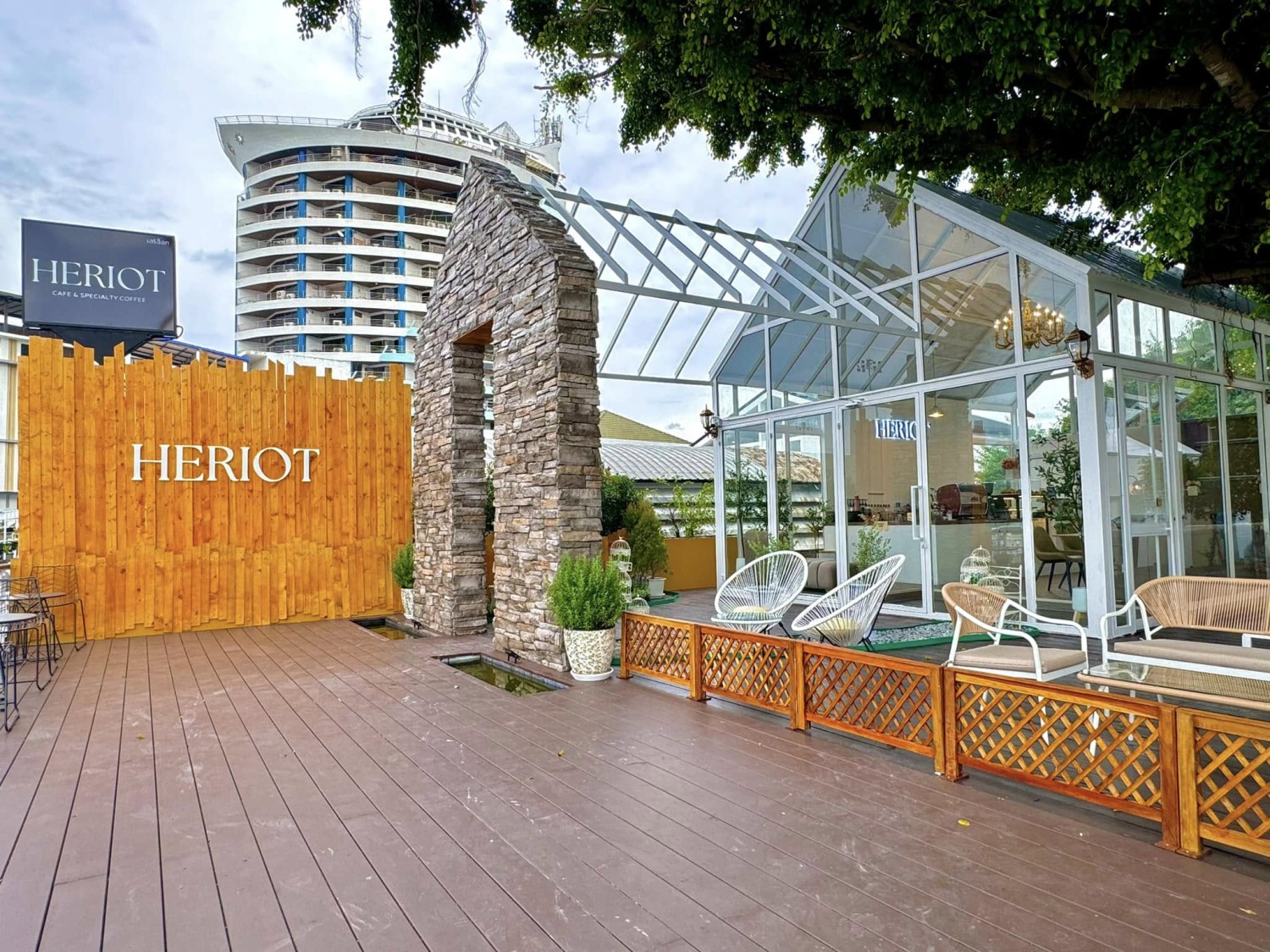 รับทำเค้กและเบเกอรี่ตามสั่งชลบุรี, Cocoa cafe, Sourcreamfactory, Heriot Cafe, Love your trees, BearbyTea, Fermenti, Daydream Café Chonburi, Tutu Beach
