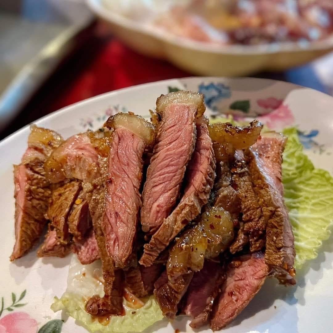 อร่อยเด็ด, ร้านข้าวต้มนายอ๋า, ร้านฟ้ามุ่ย, ร้านสุธาทิพย์, Blue Tree coffeebar, ร้านชั่งเส็ง ก๋วยเตี๋ยวลูกชิ้นปลา (เจ้เกียว), Pat Cafe Boraan แพท คาเฟ่ โบราณ, อ้วนโภชนา อาหารไทย อีสาน , ครัวป้าแดงบางลำพู, Cafe' Velodome