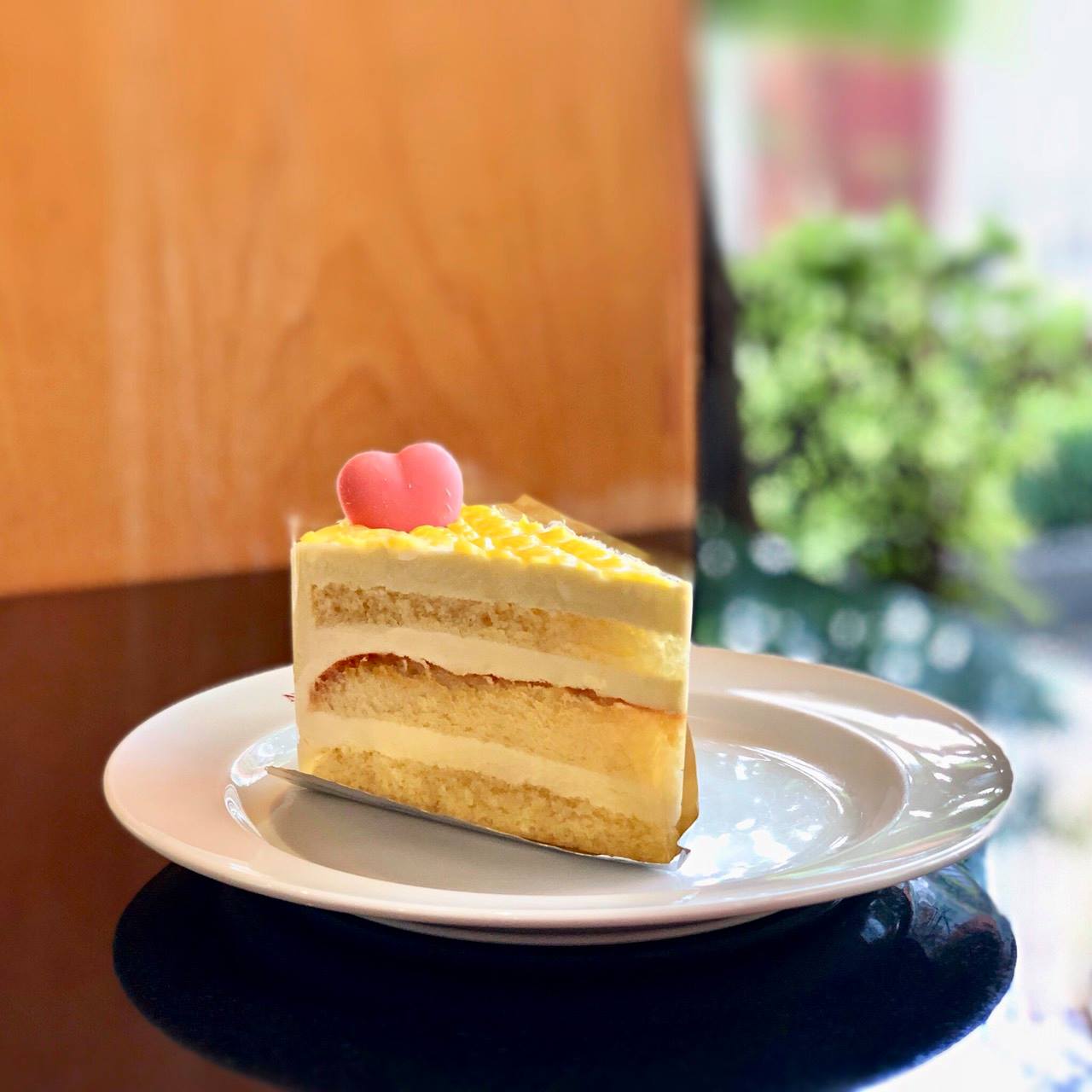 Little Sunshine Cafe, Woo Tender Bangkok, L'Escargot Bistro, Hyde &amp; Seek, Lyon French Cuisine, Sushi Niwa Bangkok, Witch's Oyster Tavern, YOKA YOKA, Neil's Bake Shoppe, Kinlenn Eatery &amp; Play, บ้านกลมกิ๊ก