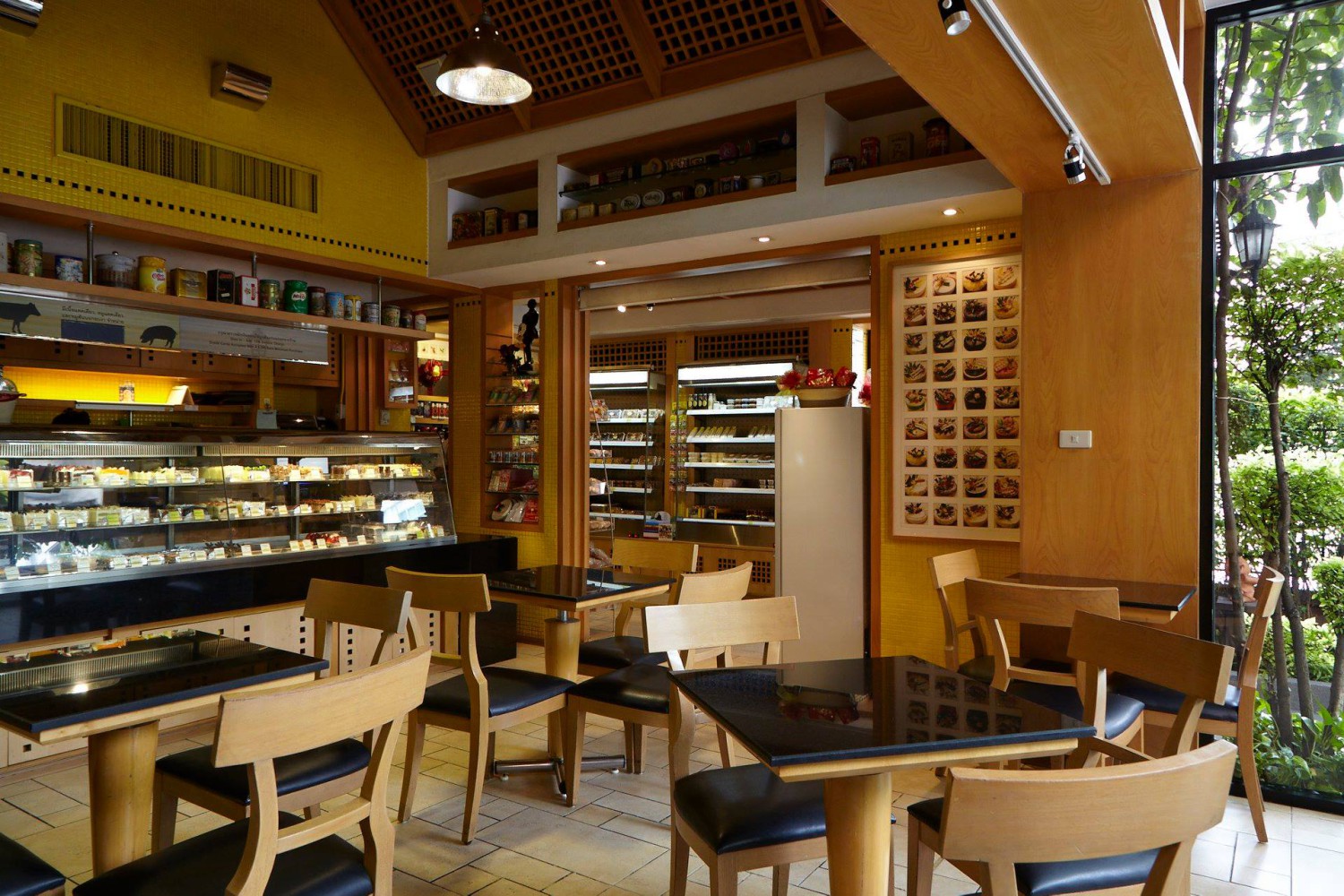 Little Sunshine Cafe, Woo Tender Bangkok, L'Escargot Bistro, Hyde &amp; Seek, Lyon French Cuisine, Sushi Niwa Bangkok, Witch's Oyster Tavern, YOKA YOKA, Neil's Bake Shoppe, Kinlenn Eatery &amp; Play, บ้านกลมกิ๊ก