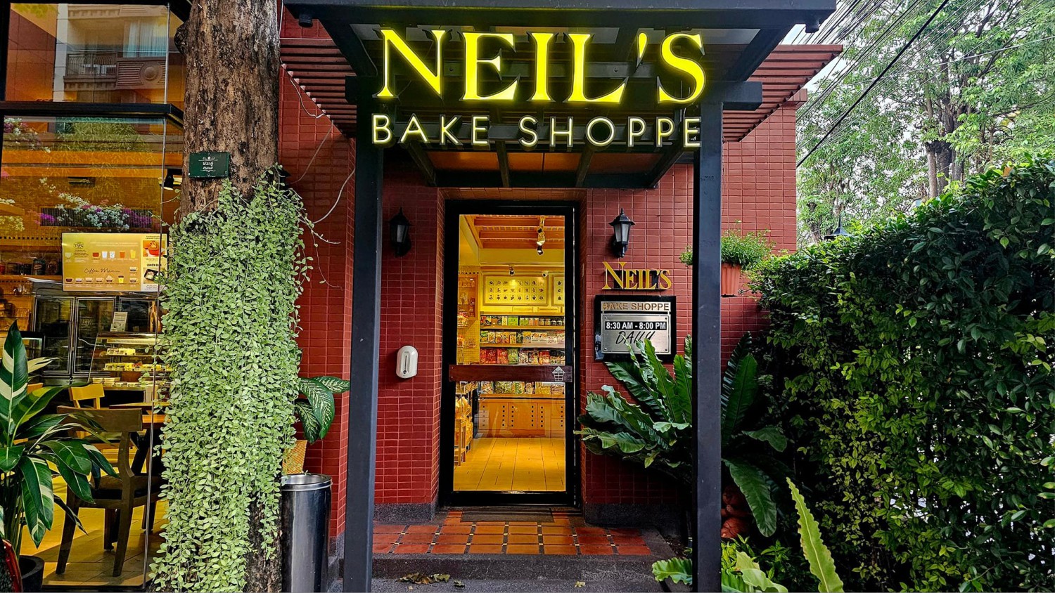 Little Sunshine Cafe, Woo Tender Bangkok, L'Escargot Bistro, Hyde &amp; Seek, Lyon French Cuisine, Sushi Niwa Bangkok, Witch's Oyster Tavern, YOKA YOKA, Neil's Bake Shoppe, Kinlenn Eatery &amp; Play, บ้านกลมกิ๊ก