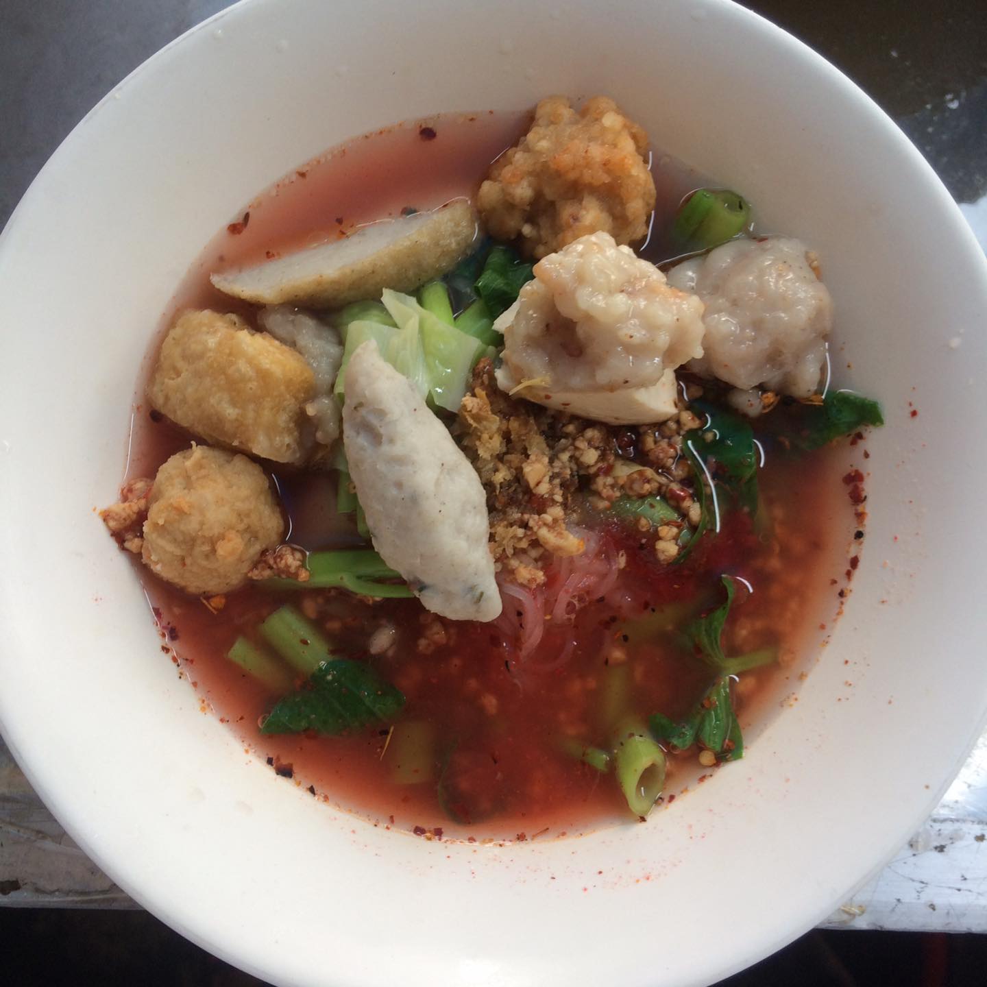 ก๋วยเตี๋ยวหม้อทอง เจริญกรุง57, ร้านเจ๊โหนก ก๋วยเตี๋ยวแคะ, ก๋วยเตี๋ยวแคะโคตรเครื่อง คอนแวนต์, ก๋วยเตี๋ยวแคะจุฬาเจ้าเก่า, ตั้งยู้ฮวด ลูกชิ้นกุ้งนี่ง, ก๋วยเตี๋ยวแคะ นายเหงี่ยน, ก๋วยเตี๋ยวแคะสุชาดา(จู)วรจักร, โกโจก๋วยเตี๋ยวแคะเจ้าเก่า2521 นายอ้วนหลังวัดสุทัศน์, ก๋วยเตี๋ยวแคะไปรษณีย์กลาง - วังหลัง, ก๋วยเตี๋ยวแคะสี่พระยา, ก๋วยเตี๋ยวแคะสีลม - ตรอกกะจั๊วในตำนาน, สุวิมลก๋วยเตี๋ยวแคะ ตลาดนางเลิ้ง, ตั้งหวังเจ๊ง ก๋วยเตี๋ยวแคะนายอ้วนเจ้าเก่า-เสาชิงช้า