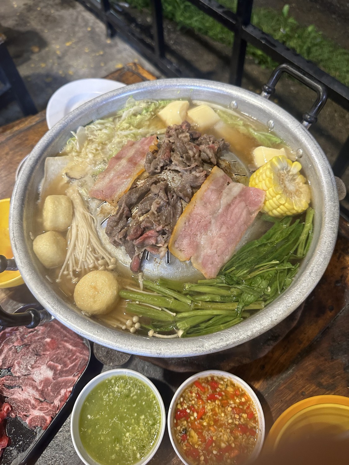 เป๋าตุงกุ้งย่าง, ติดมันส์ ศรีนครินทร์, อาป๋ากุ้งย่าง, สาขาสายไหม, ธนวัฒน์ ท.ฟู๊ด, BestBeef, นวลจันทร์ หมูกระทะ