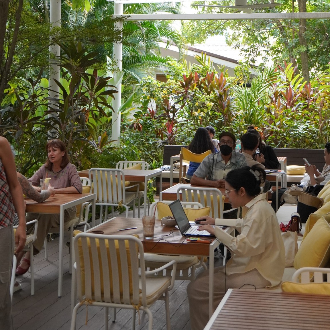 34EIGHT Coffee &amp; Community, Frank Cake Bar, Yellow Lane, Cafe Vondervic