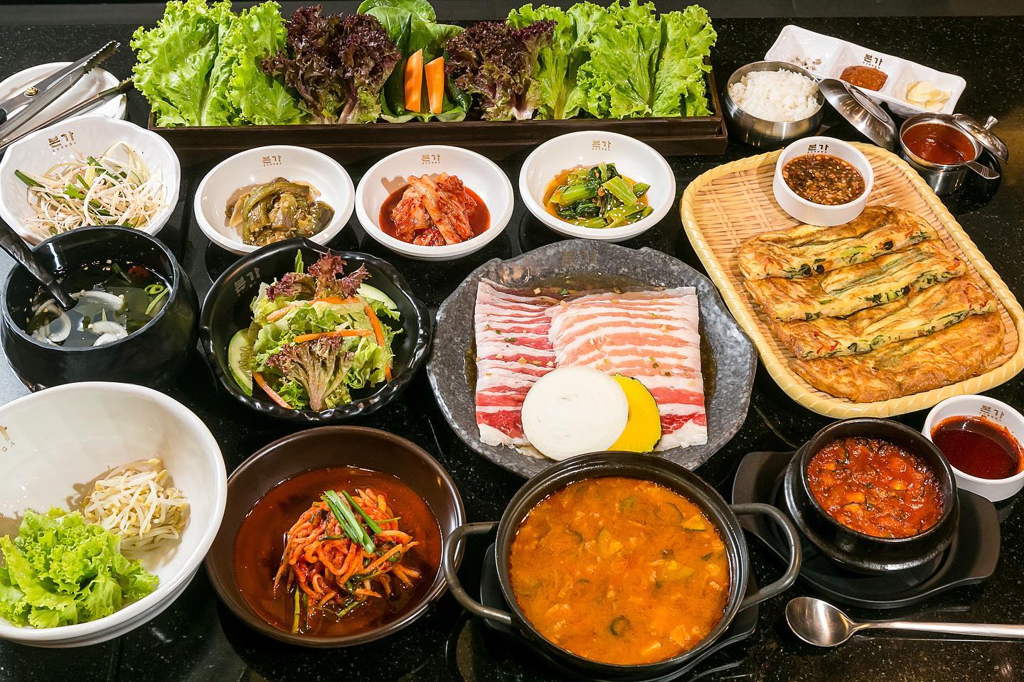 Bornga Thailand, สาขา Siam Discovery, รสดีเด็ด by นพ, AKA Japanese Restaurant, Sindosegi Thailand, Gyu kaku Thailand, The Tongkeungui, Yuk-Do